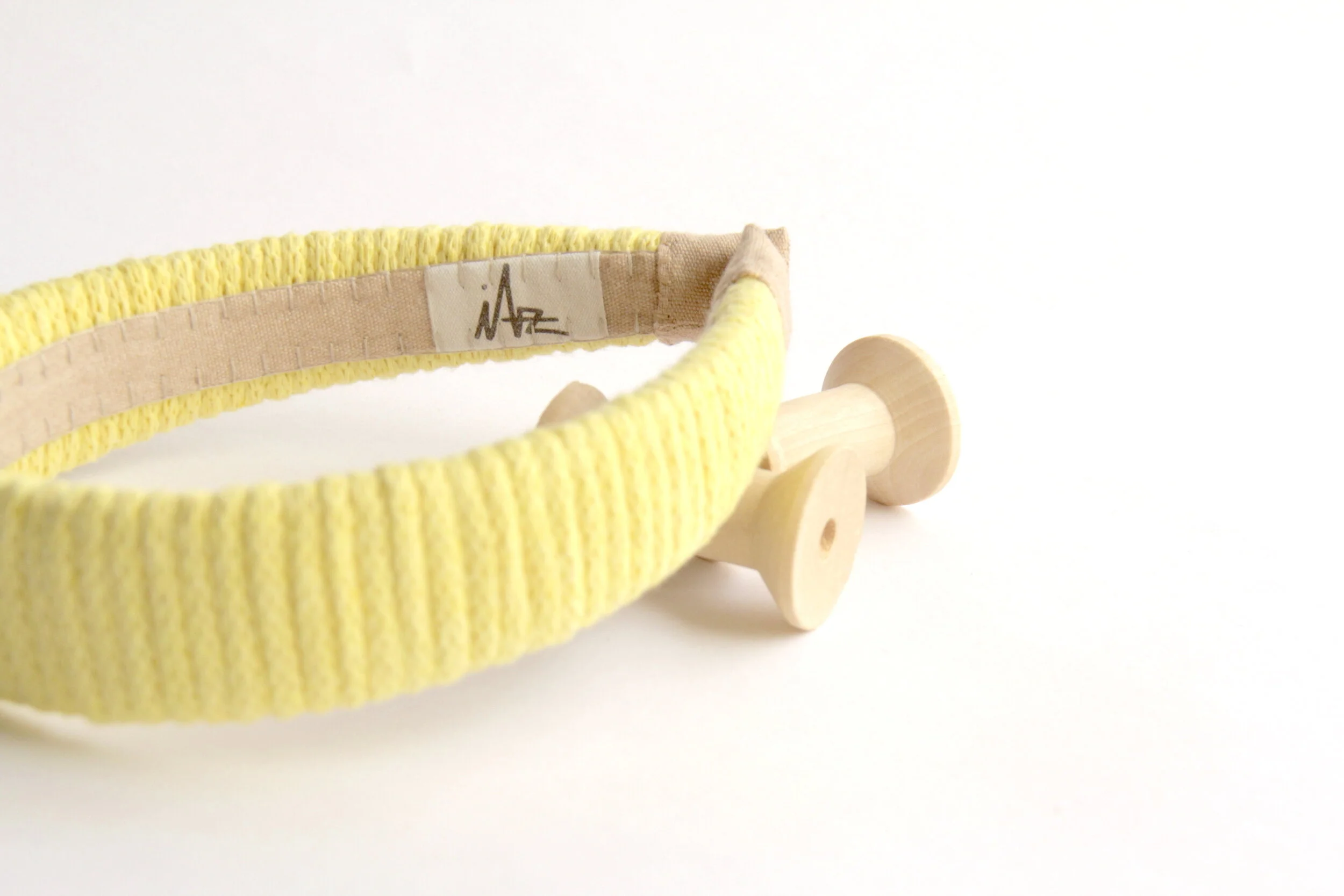 Hand-made headband (Lemon)- IAZ detail