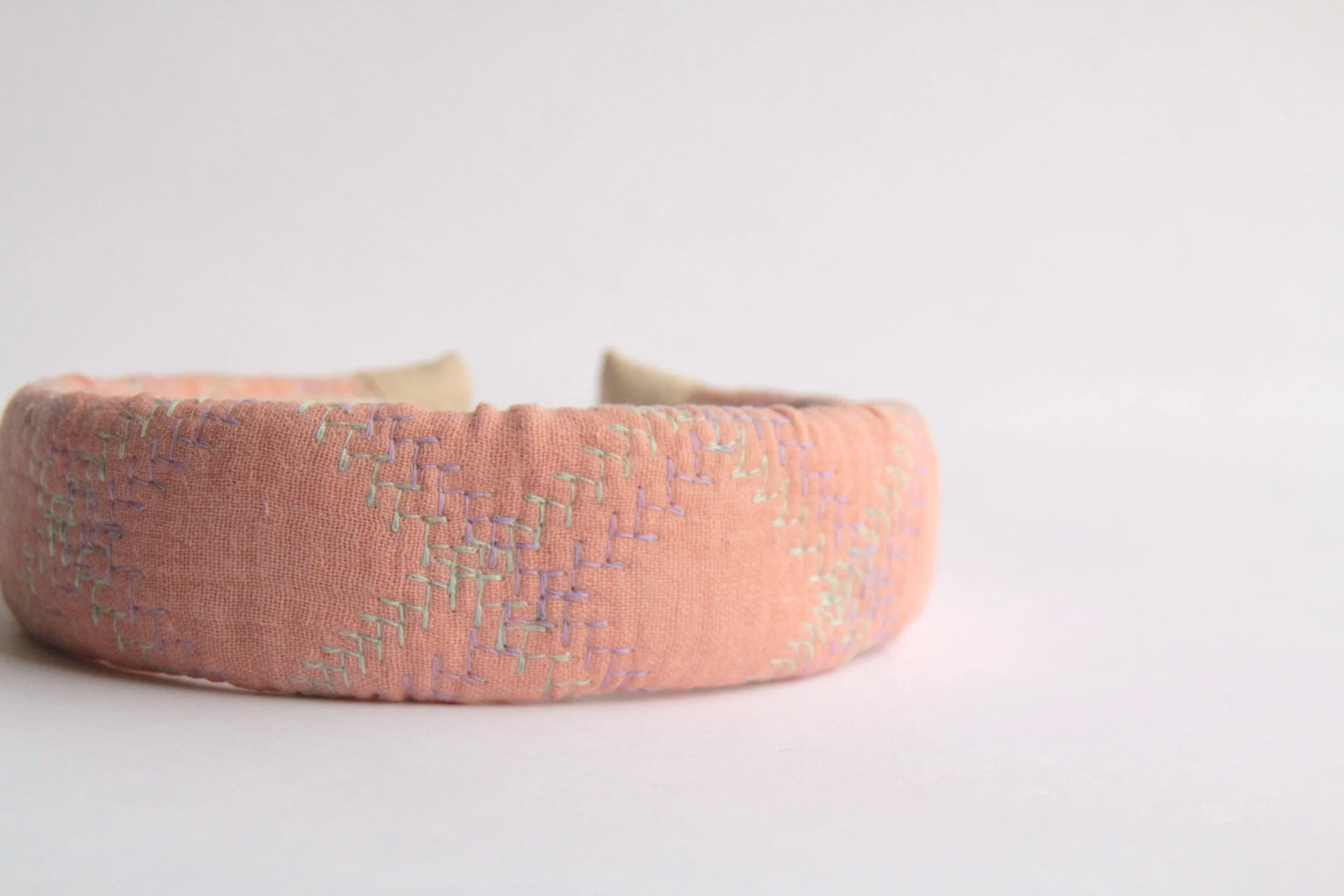 Quilted hand-made headband (Coral)-Detail