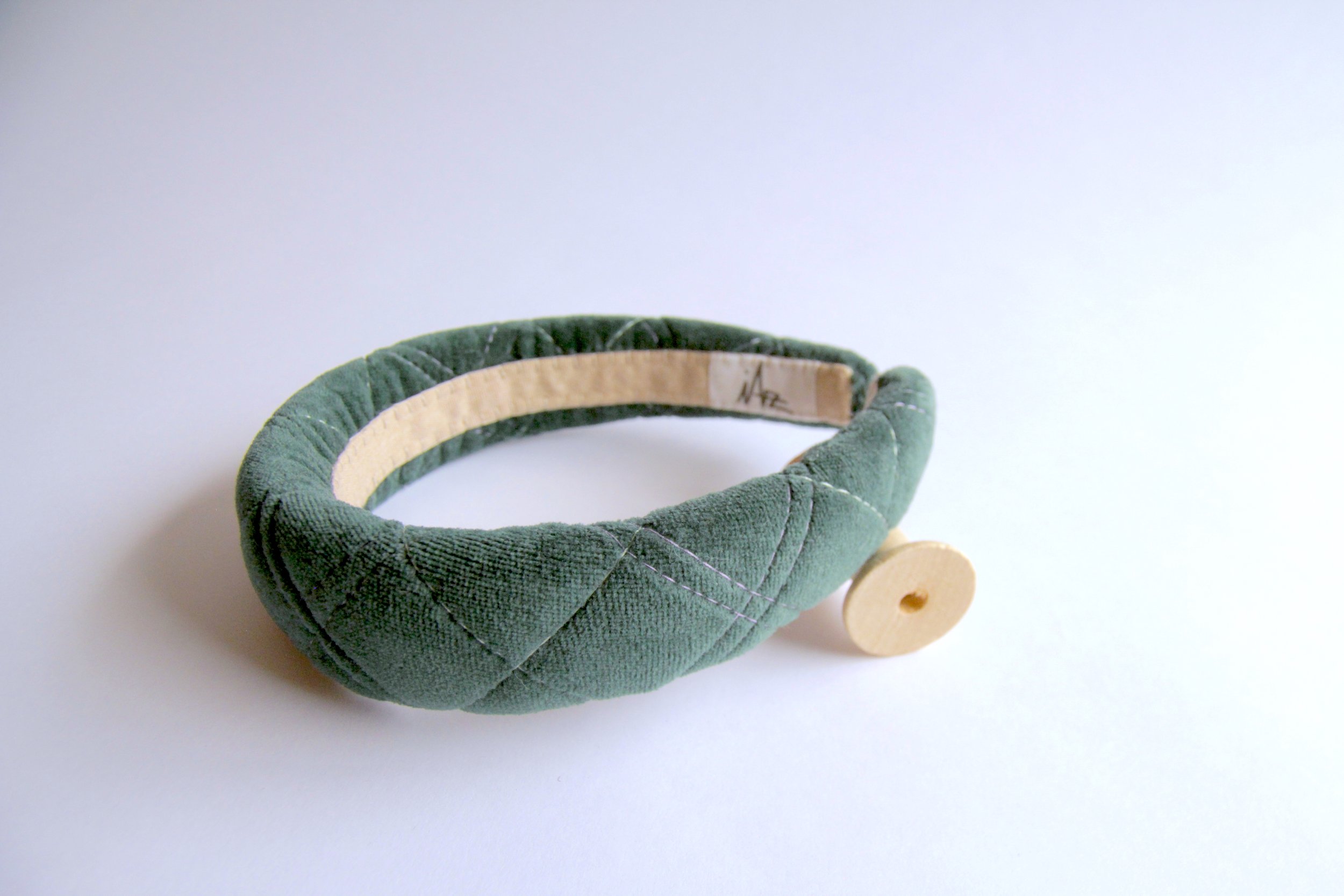 Quilted velvet hand-made headband (Emerald)-Detail