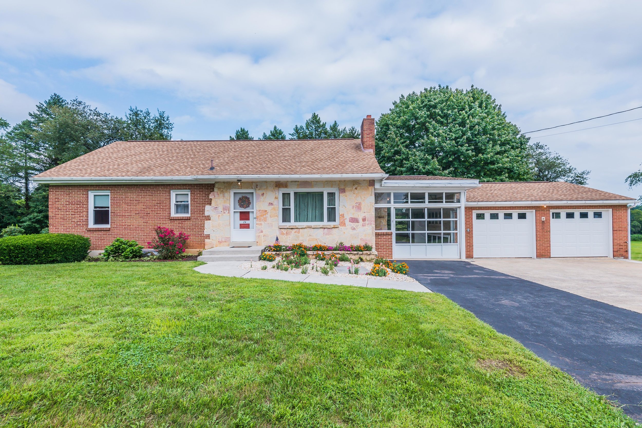 24 N Old Stonehouse Rd - Carlisle PA 17015