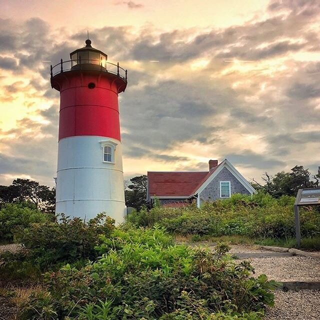 Whoa. Check out this one from @nancy.y.bray 🚨🏠📷 This is such a great photo! #nausetlight #lighthouse #capecod #eastham #photography #coastguard #atlanticocean #photooftheday