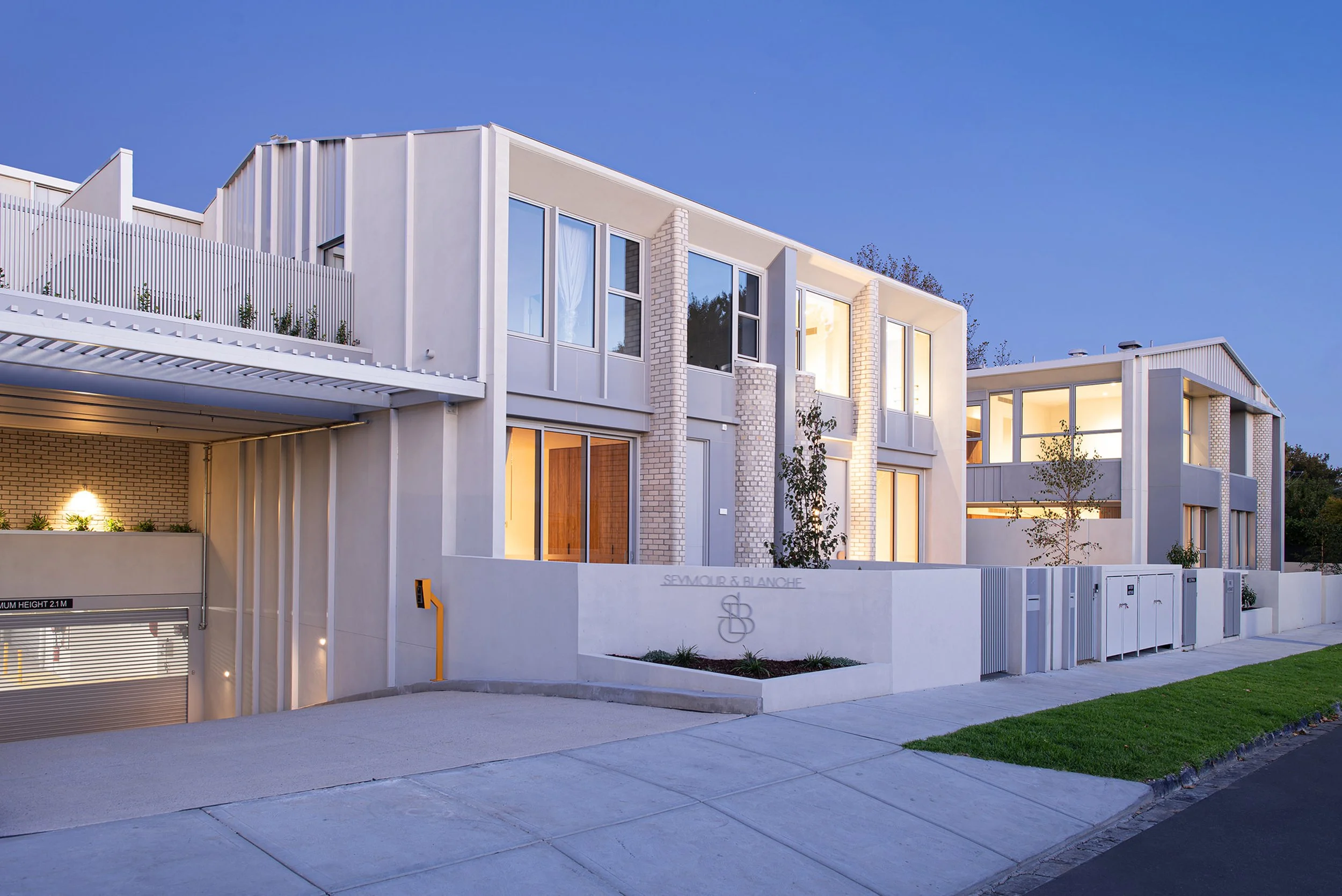 ARCHITECTURE - INTERIORS 001.jpg