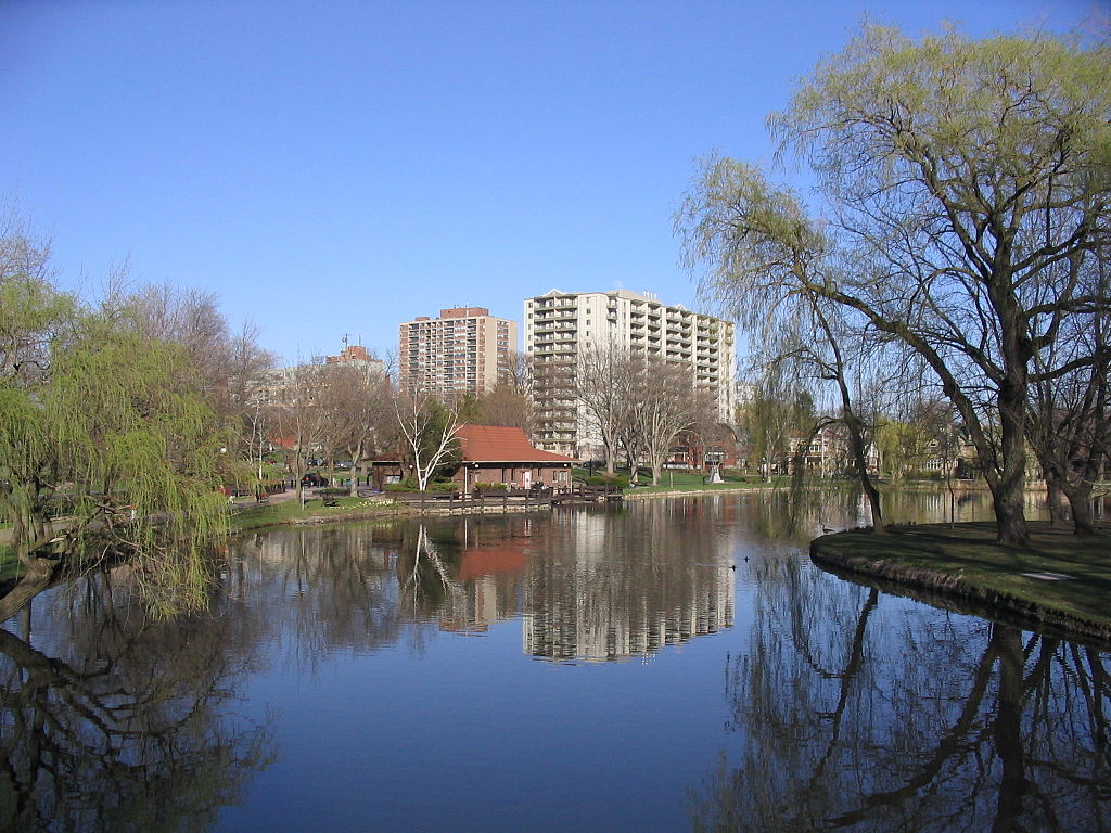 1024px-Victoria-park-kitchener-lake.jpg