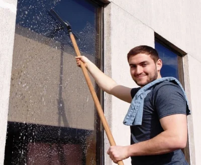 exterior-office-window-cleaning-landing-team-1.jpg