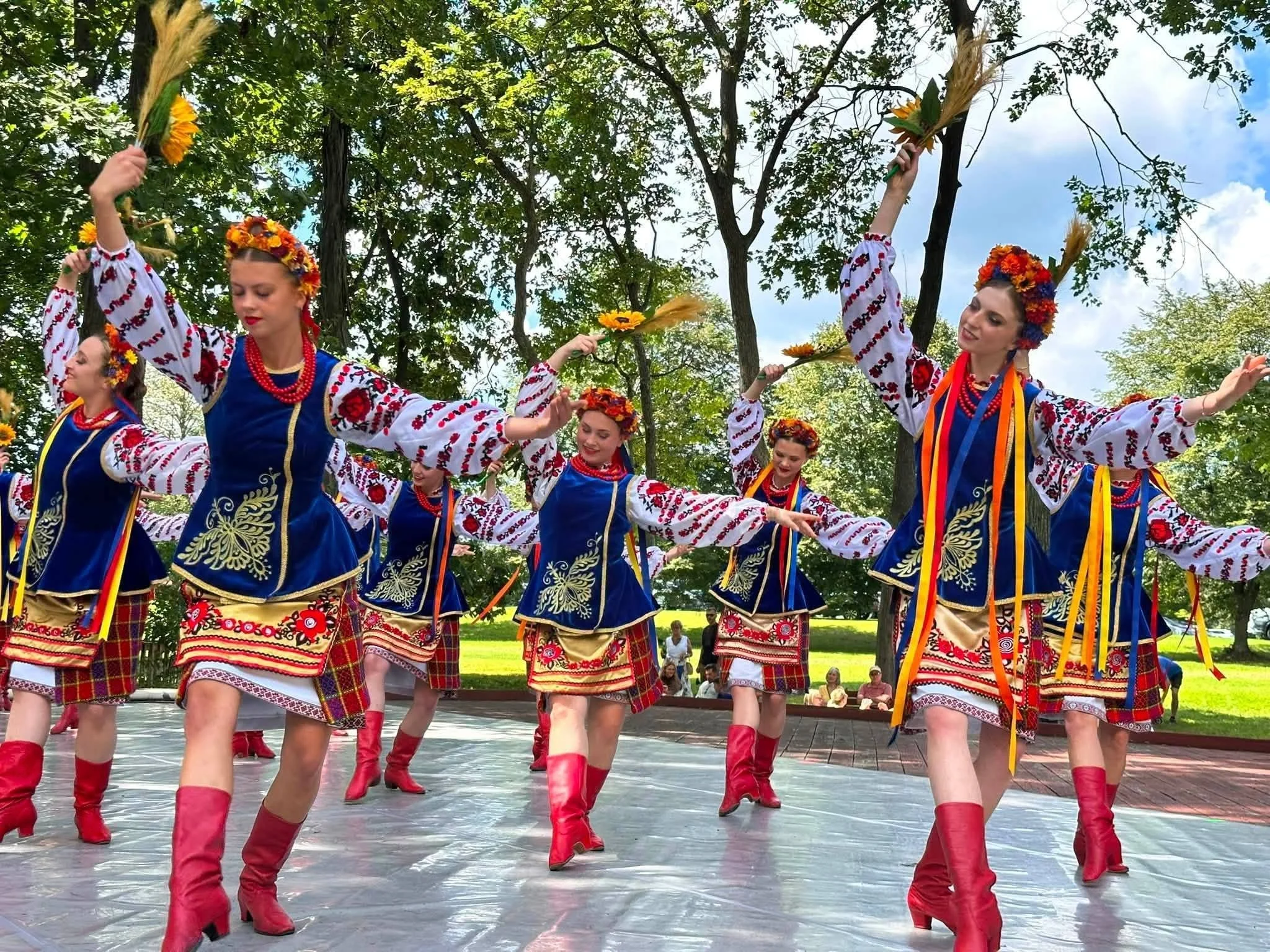 pryvit-girls.jpg