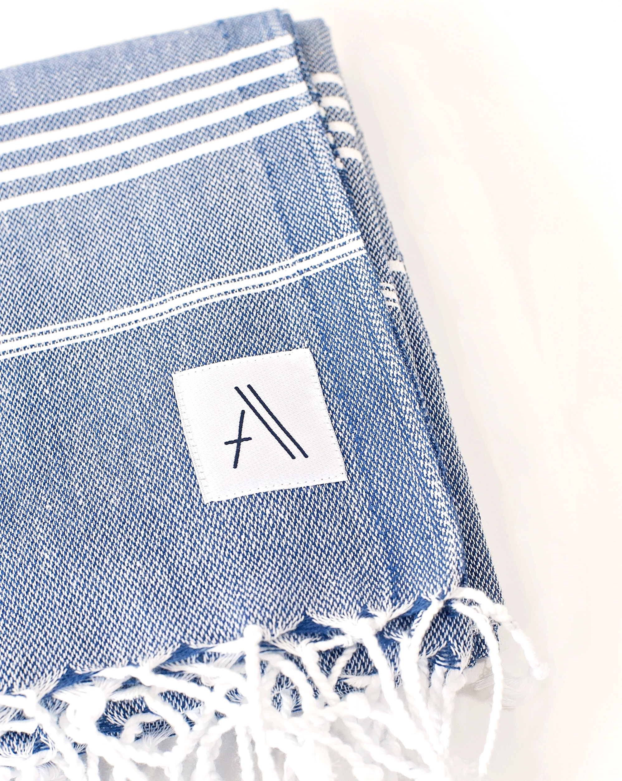 TUR162-sultan-towel-navy---2.gif