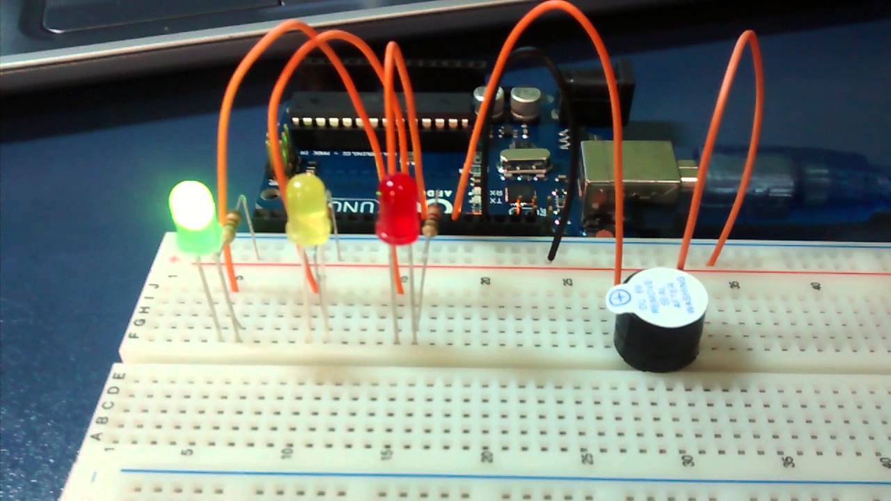 arduino semaforo.jpg