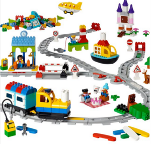 ROBÓTICA com LEGO DUPLO TRAIN: Usando o trem para ensino de programação da Lego, chamado de "Coding Express”, trabalhamos o conceito de algoritmos (linear algorithm), de repetições (loops), de estruturas condicionais (conditionals) e de eventos (events).