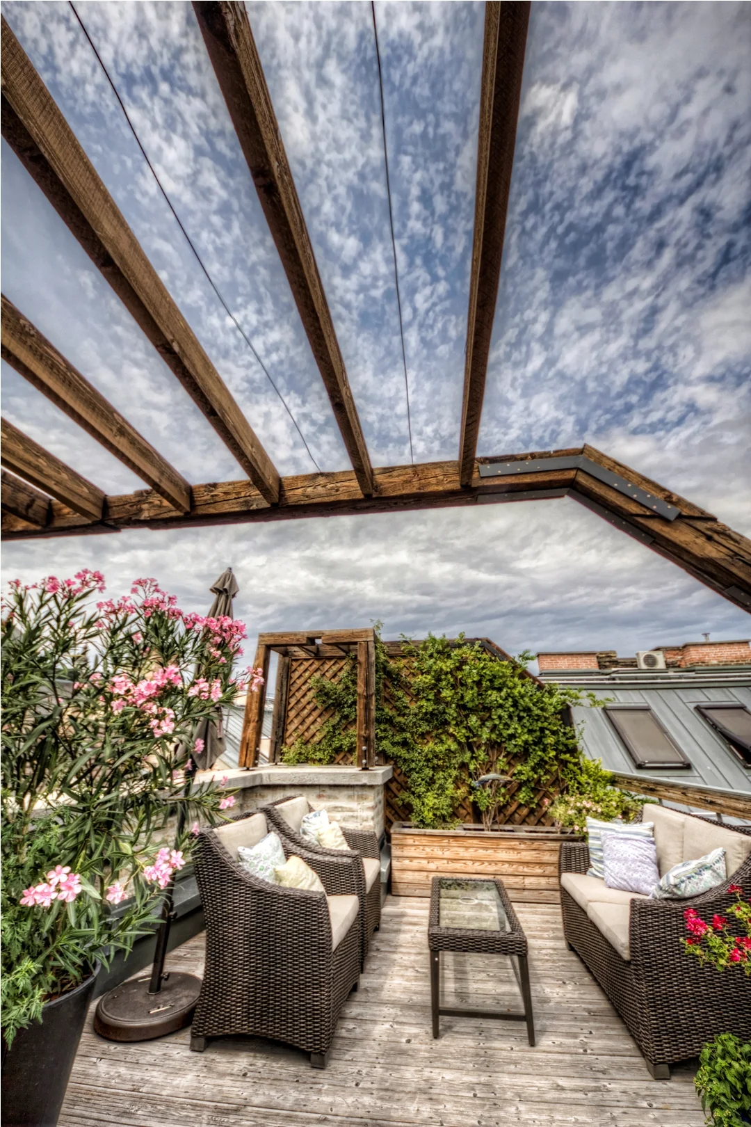 Apt21_terrace.jpg