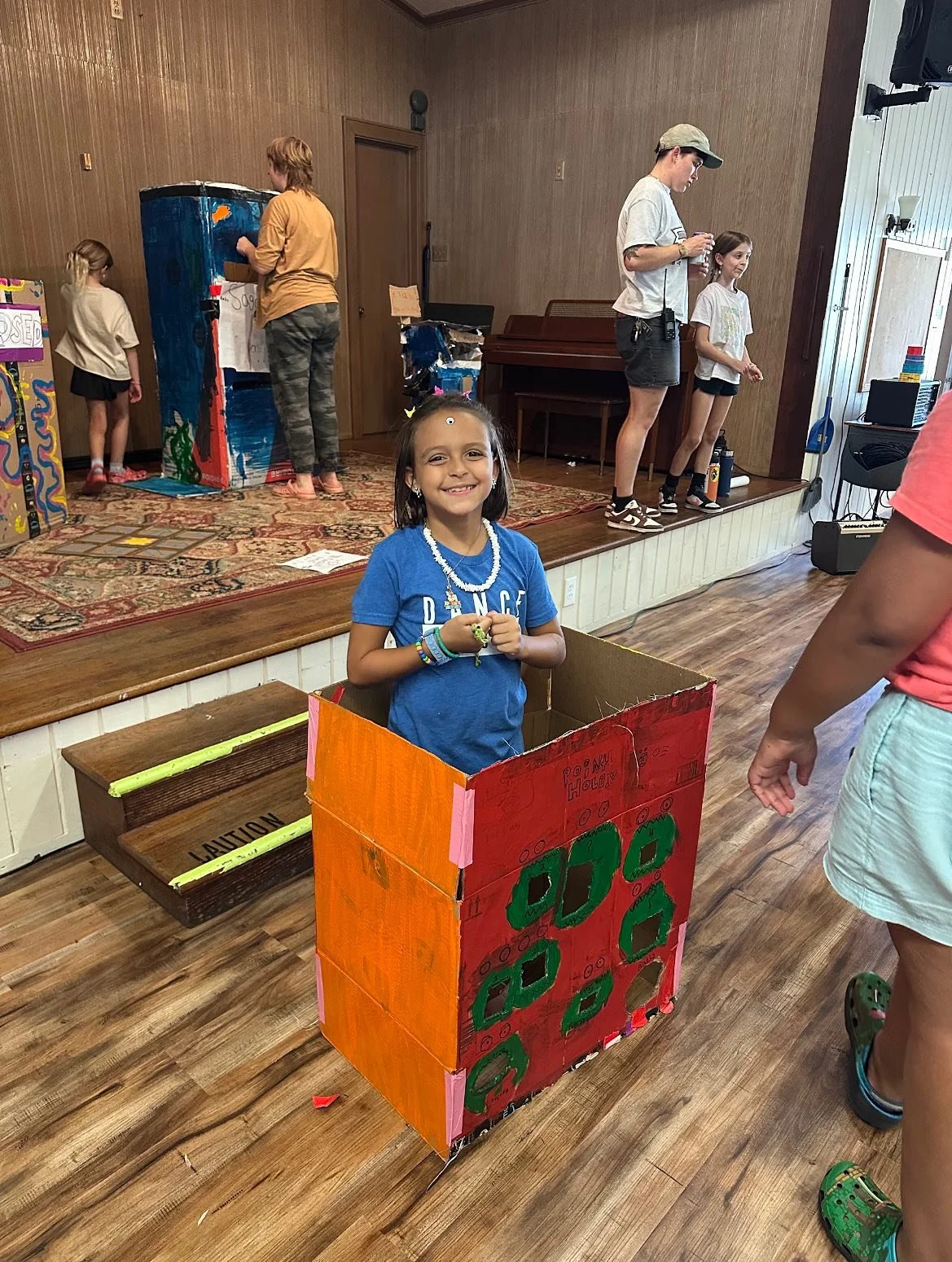 Friday is the last day to signup for 𝐓𝐡𝐞 𝐂𝐚𝐫𝐝𝐛𝐨𝐚𝐫𝐝 𝐀𝐫𝐜𝐚𝐝𝐞, our free and fun fall project! 🎊 

Throughout four weekend workshops in October, participants aged 8-15 will design and create their very own carnival-style Arcade games ou