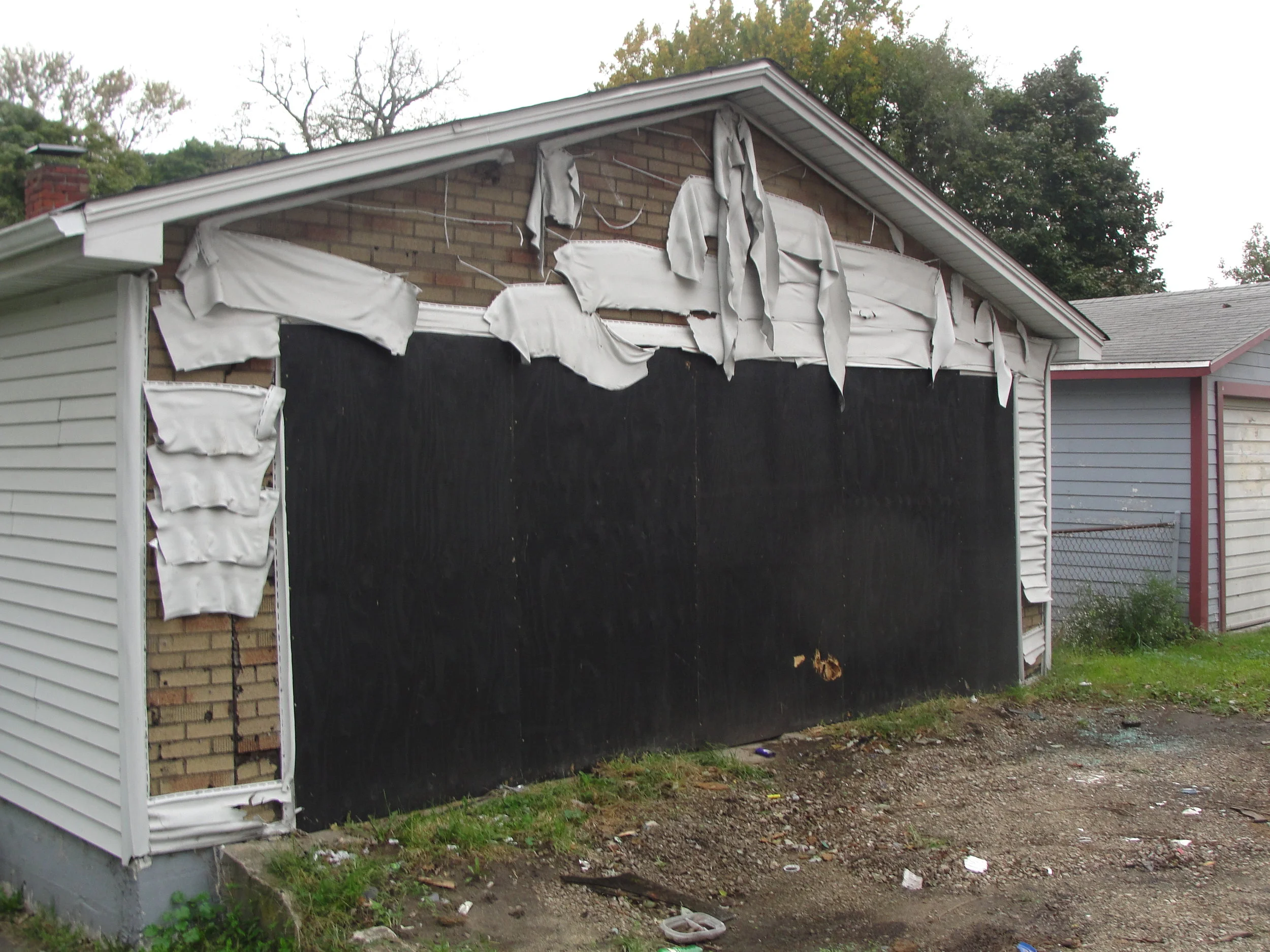 garage e side before (2).JPG