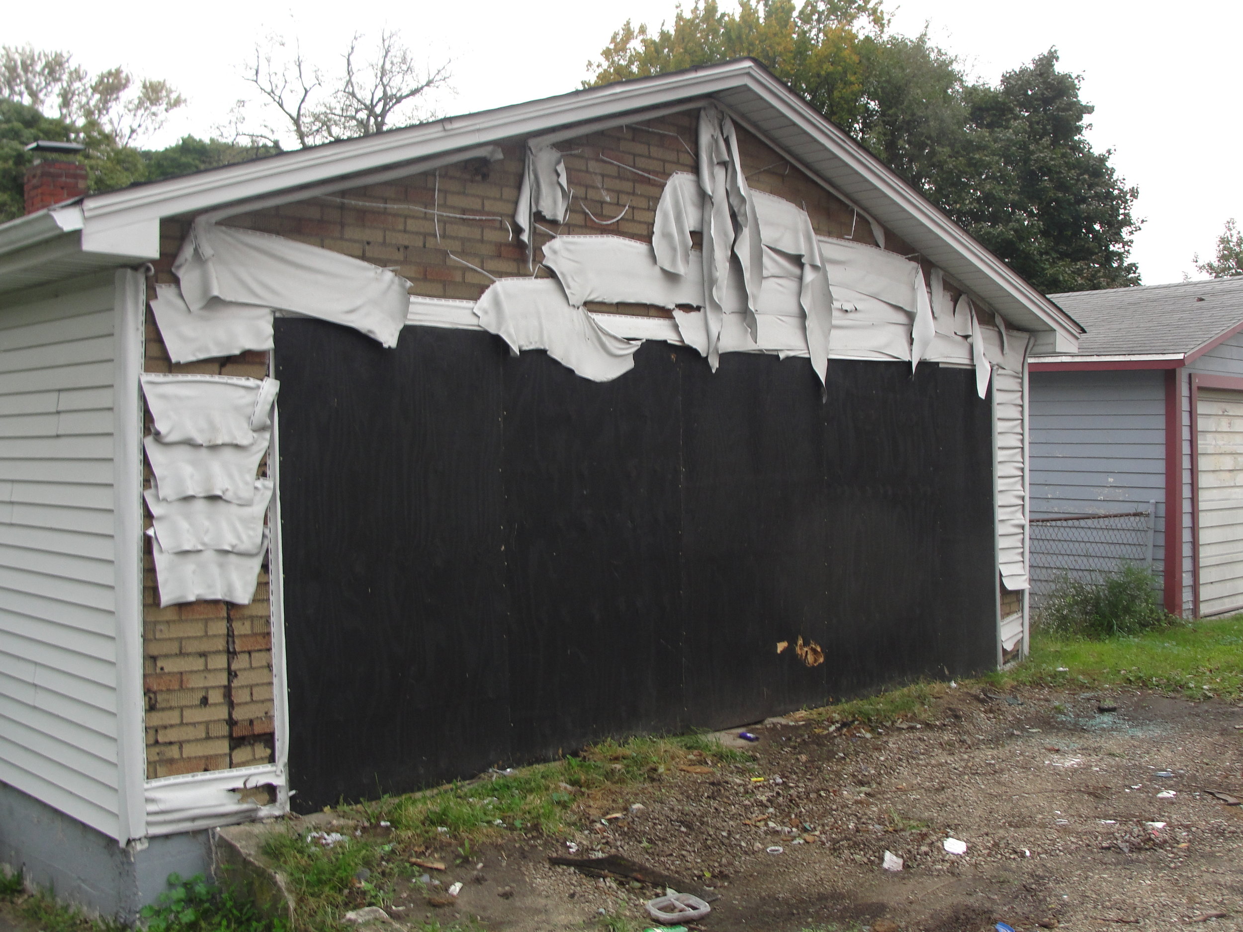 garage e side before (2).JPG