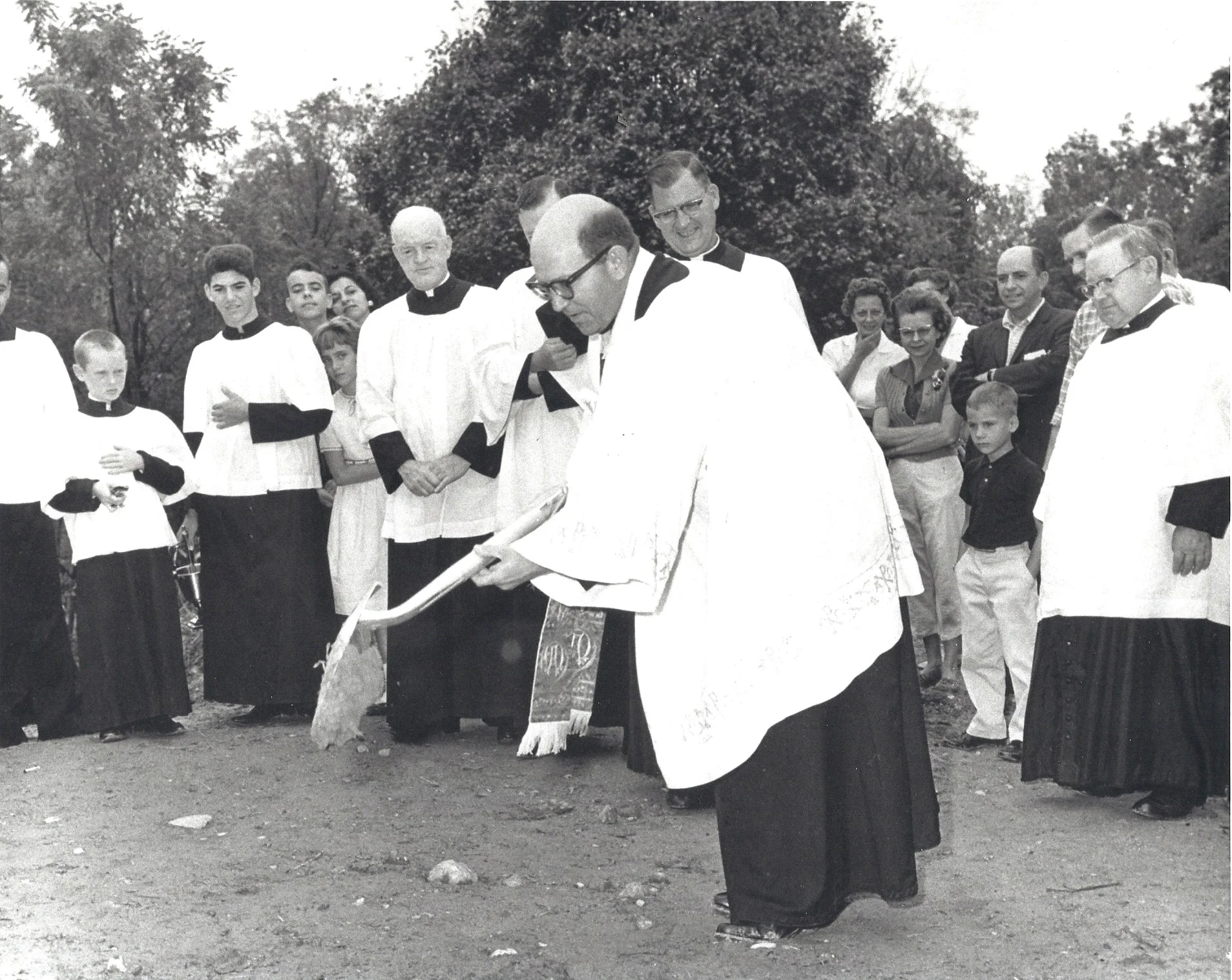 Groundbreaking-Fr-Winkler.jpg