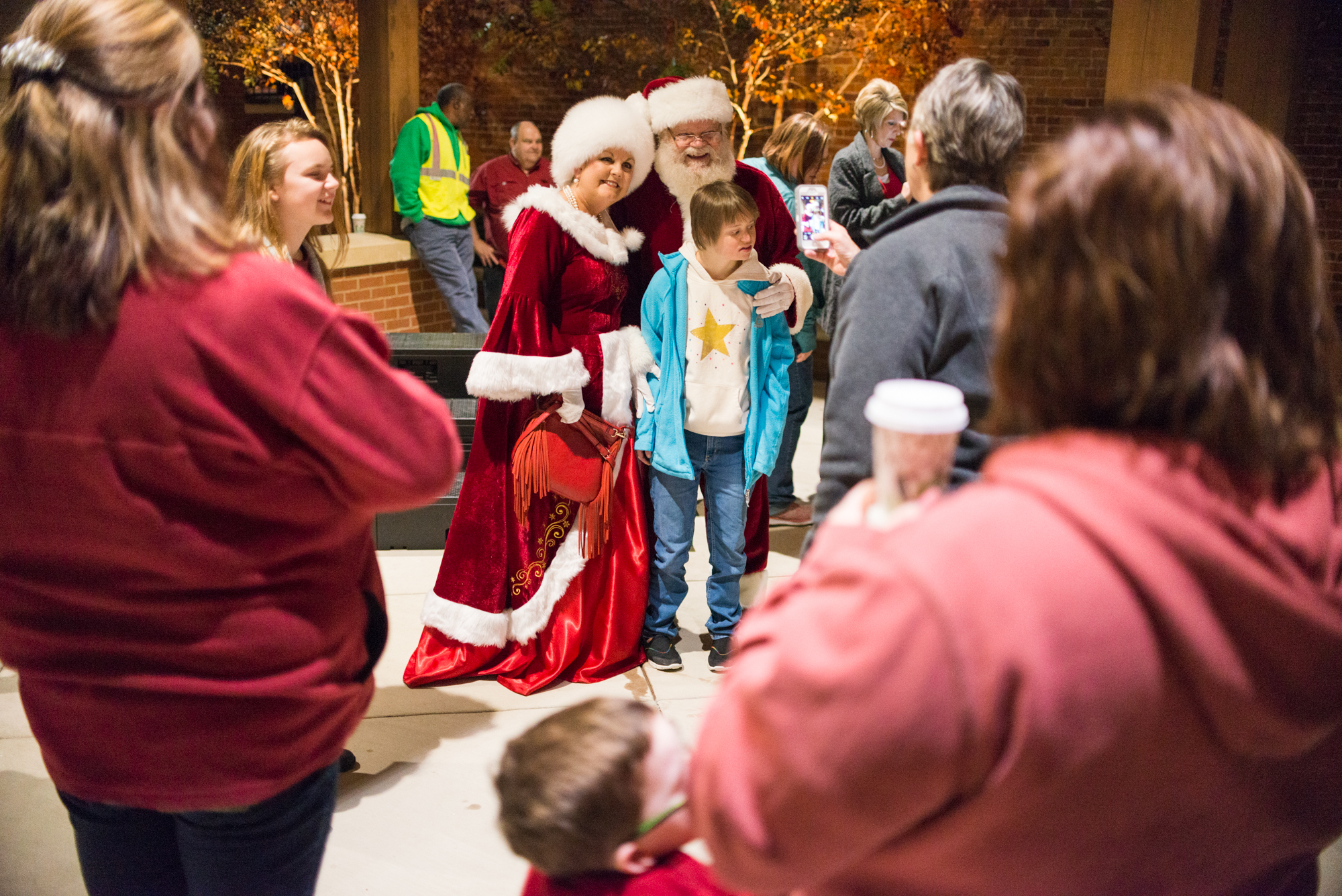 Oden_2017GvilleTreeLighting-5627.jpg