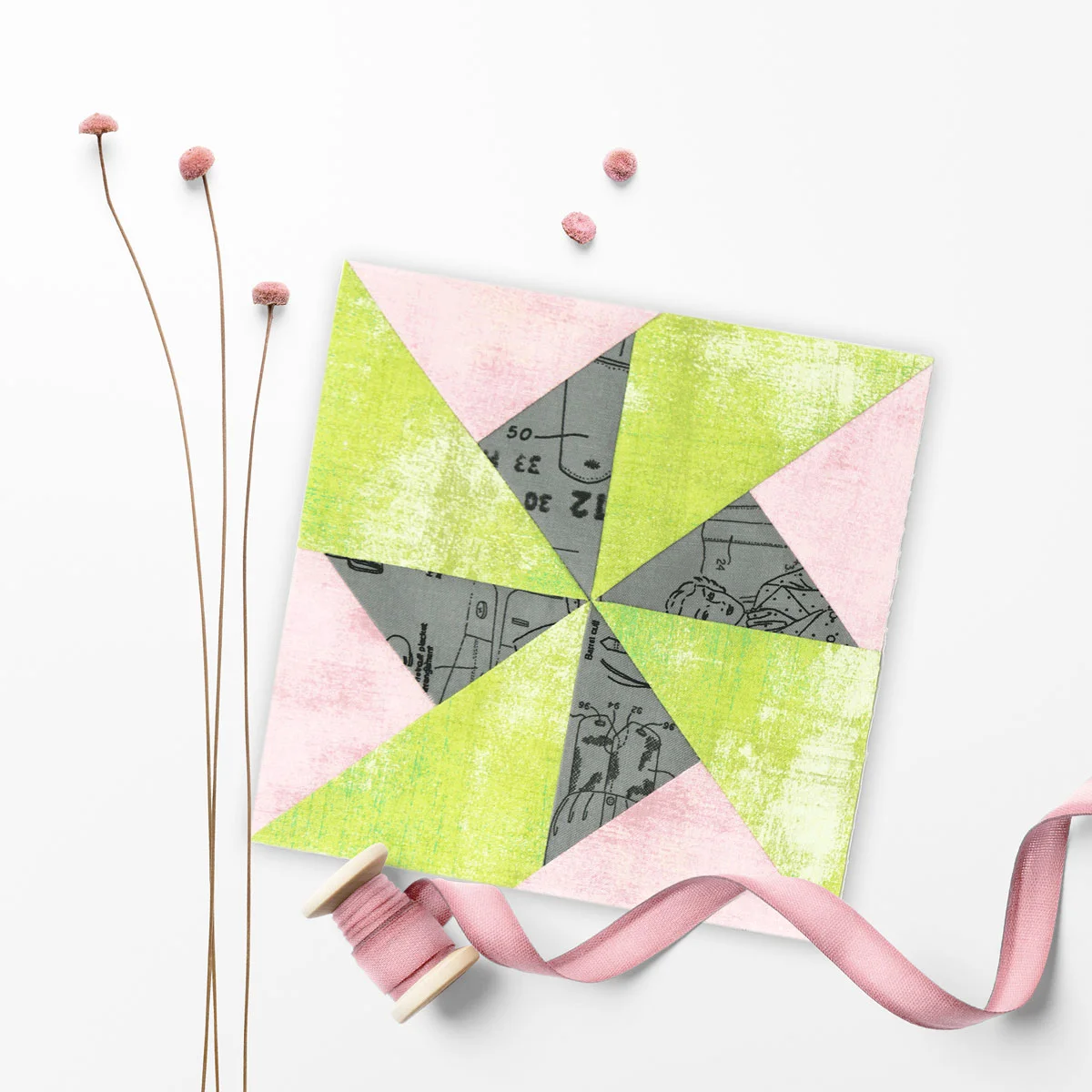 Free quilt along Blockheads 2018, Block 7: Spin Cycle Fabrics used in the block are from Moda, Basic Grey GRUNGE and Zen Chic MORE PAPER