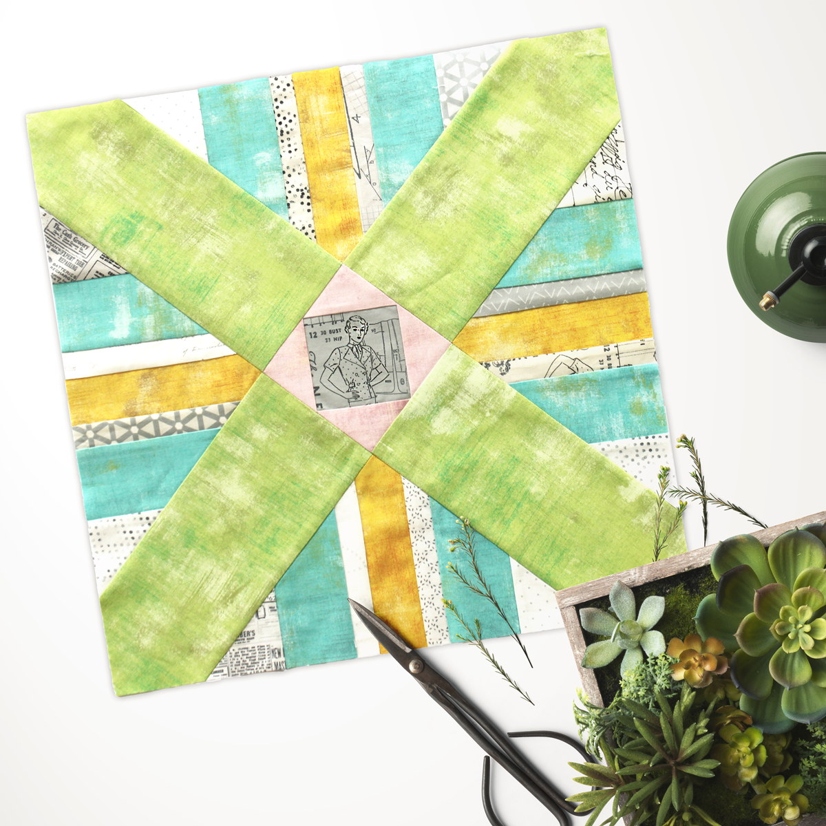 Free quilt along Blockheads 2018, Block 30: Gaudi Fabrics used in the block are from Moda, Basic Grey GRUNGE and Zen Chic PAPER