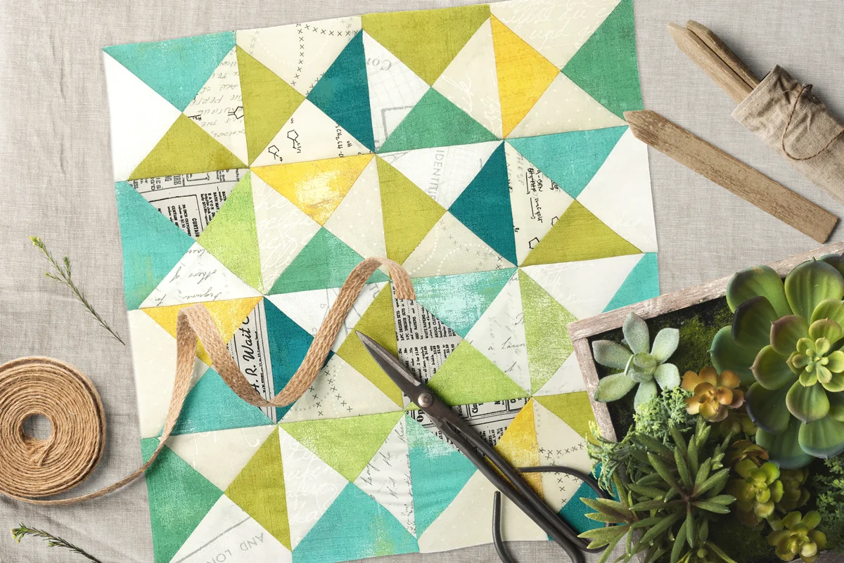 Free quilt along Blockheads 2018, Block 50: Vintage Fabrics used in the block are from Moda, Basic Grey GRUNGE and Zen Chic PAPER