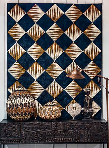 Thunder-and-lightning-Janet-Clare-Carolyn-Clark-quilt-patchwork-magazine-simply-moderne-17-summer-2019-443x600.jpg