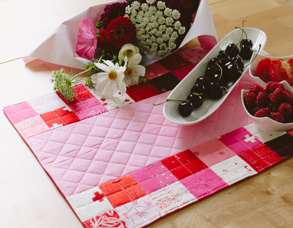 placemat-just-red-by-zen-chic-5.jpg
