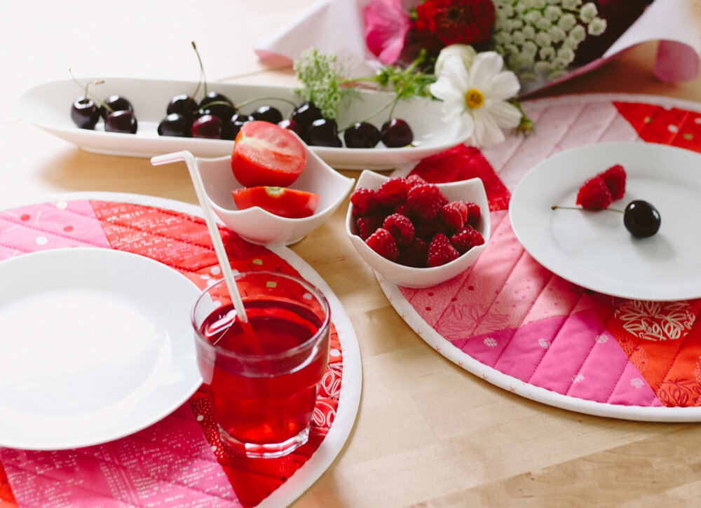 placemat-just-red-by-zen-chic-11.jpg