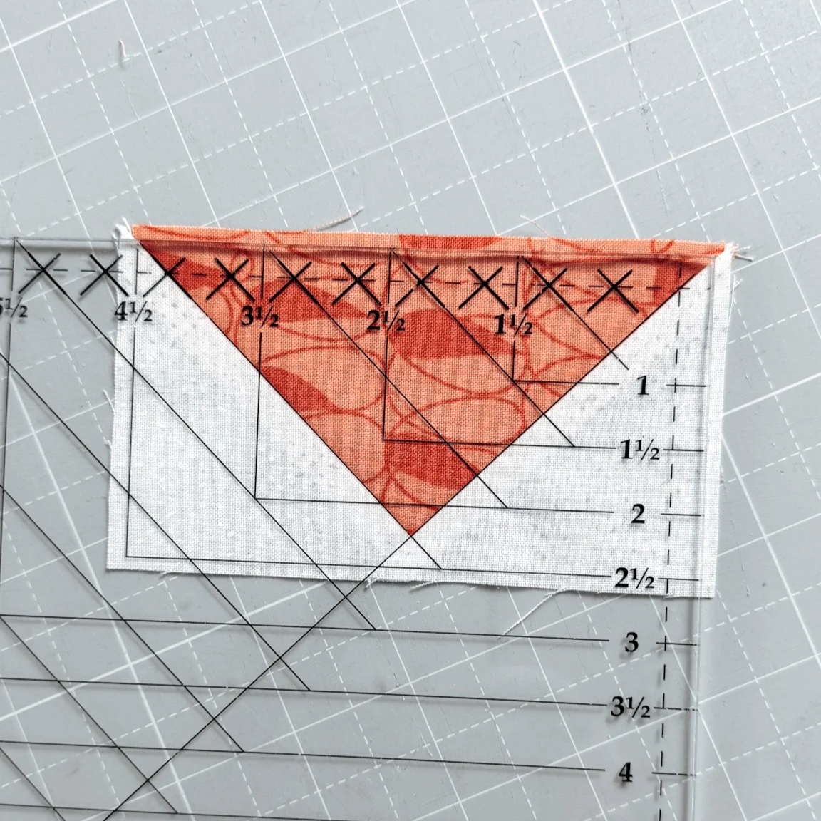 My 45° Precision Pressing Flying-Geese-Trick (Before You Trim Anything)