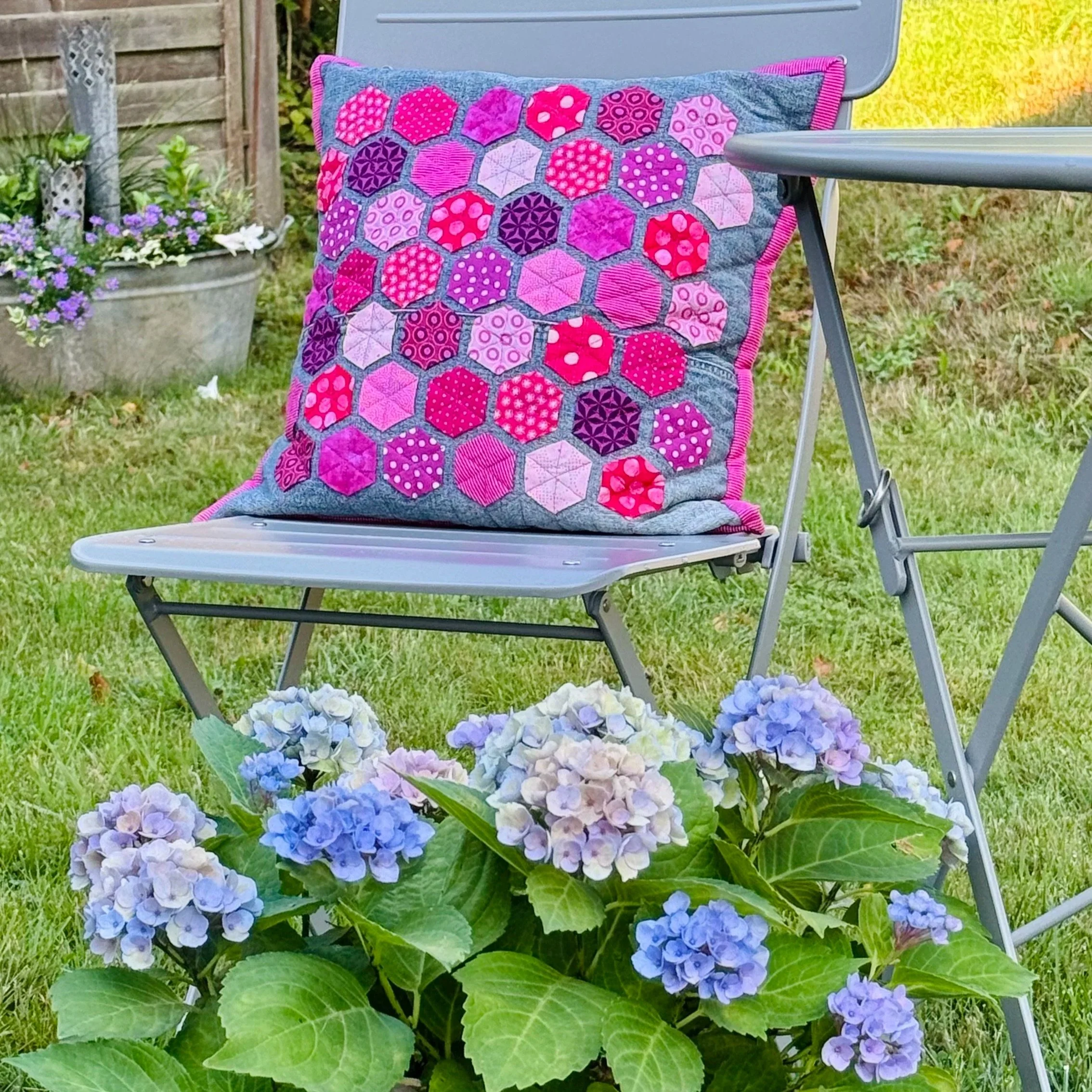 Quilting in the Garden: Fabric, Friendship and an 11/10 Cake