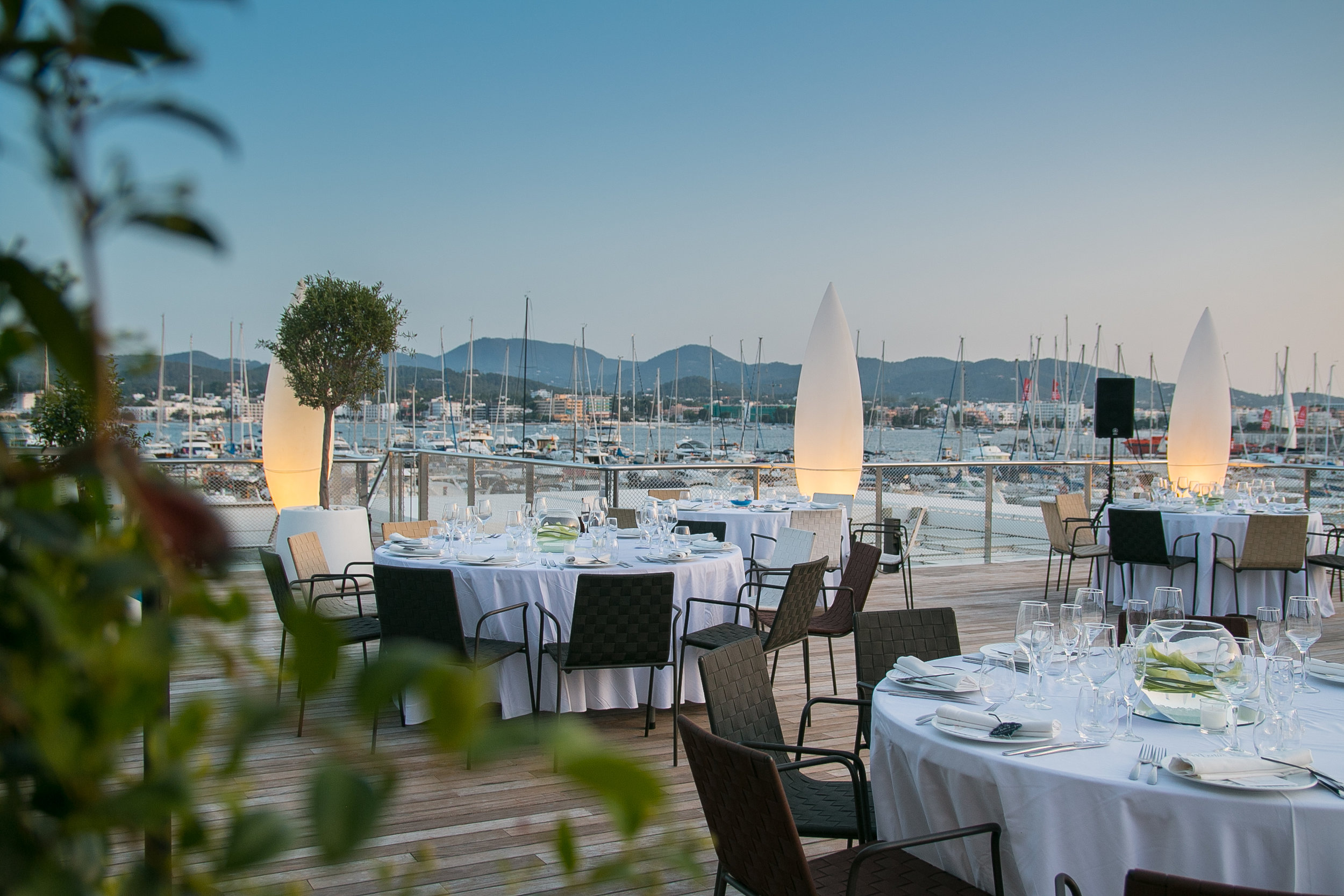 Sunset wedding reception, San Antonio, Ibiza. Photo by Dario Sanz.