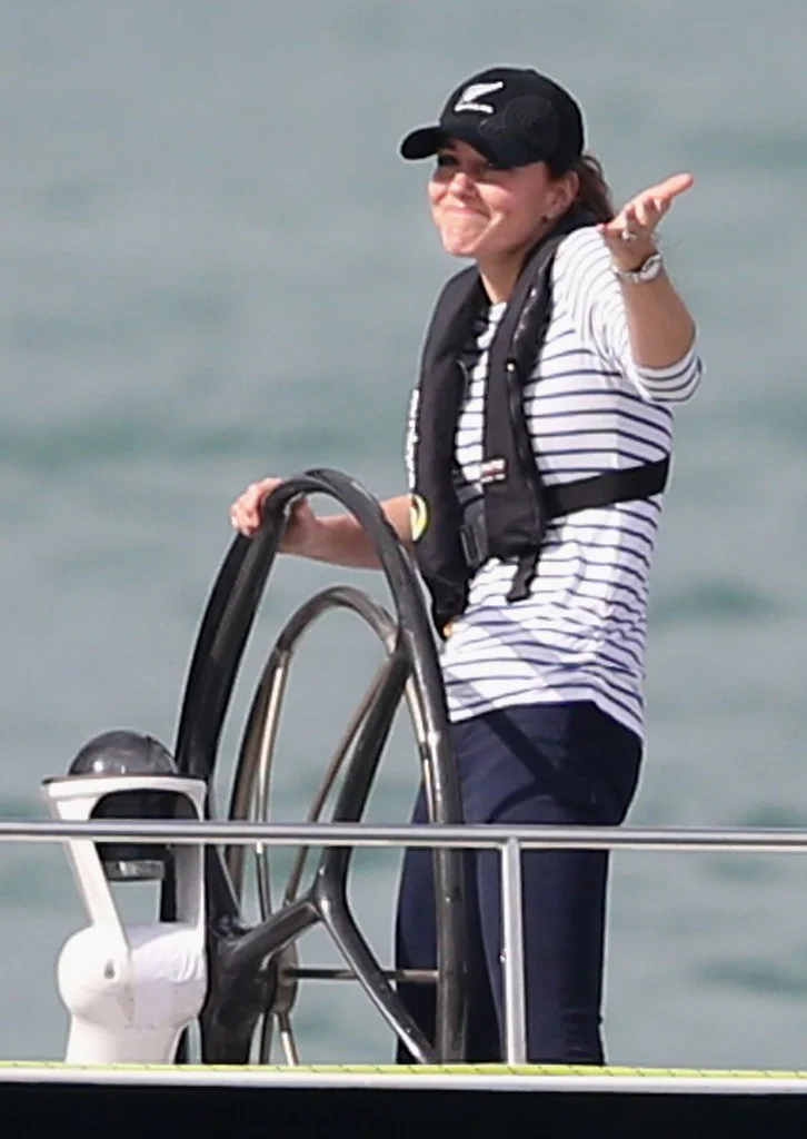 In Auckland, Kate and Will took part in a friendly boat race, although it sounds like Kate is as competeitve as me, taking it very seriously, and winning every one! According to the professionals on Will's team "When Kate won both of the races, he just said, 'At least she'll be happy.'" And when he was told that yes, she was indeed happy, he joked: "I bet she is! Selfless husband! I wanted a quiet night."