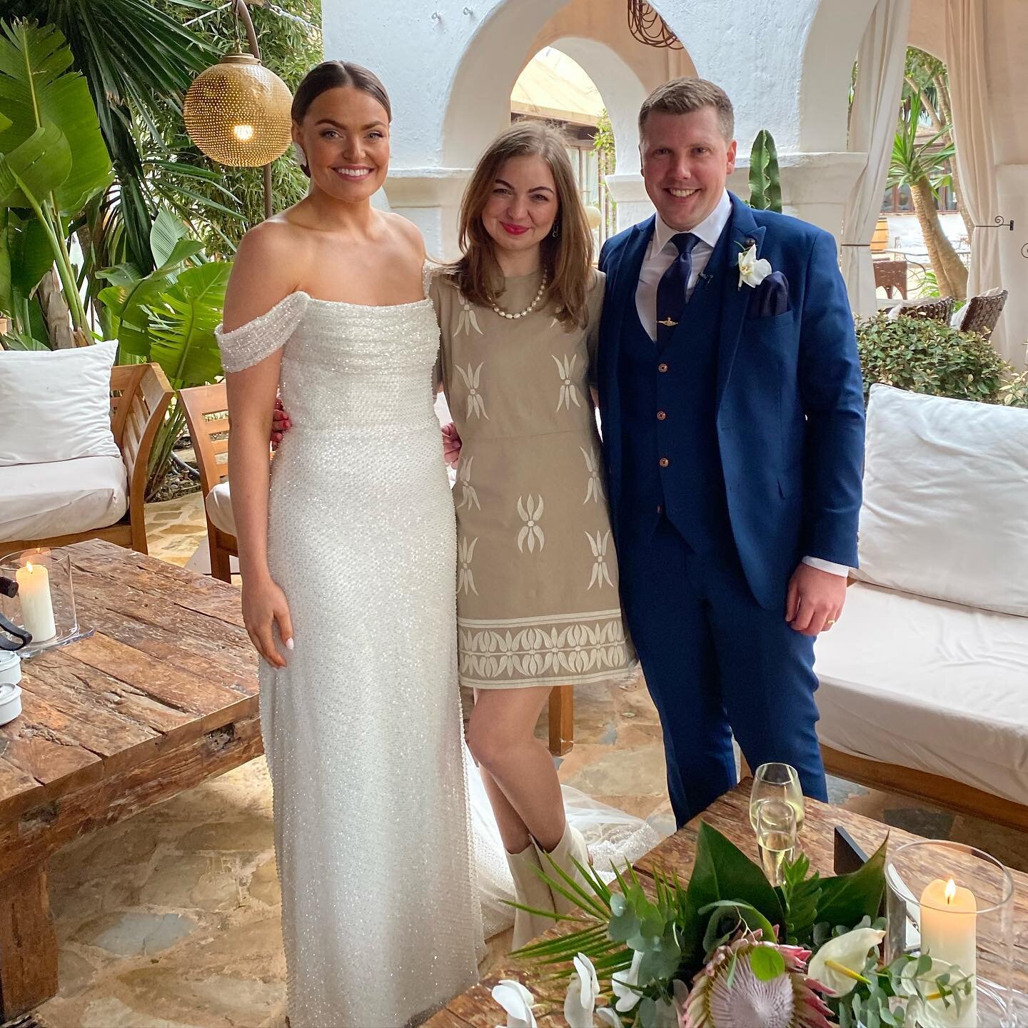 A few snapshots of our FIRST WEDDING OF 2022 💘🤩 

Last Thursday @katietwidale and @domtwidale got wed at @atzaro_hotel in front of a stunning candlelit pool and loads of their family and friends. 
The ceremony included a reading by Katie&rsquo;s si