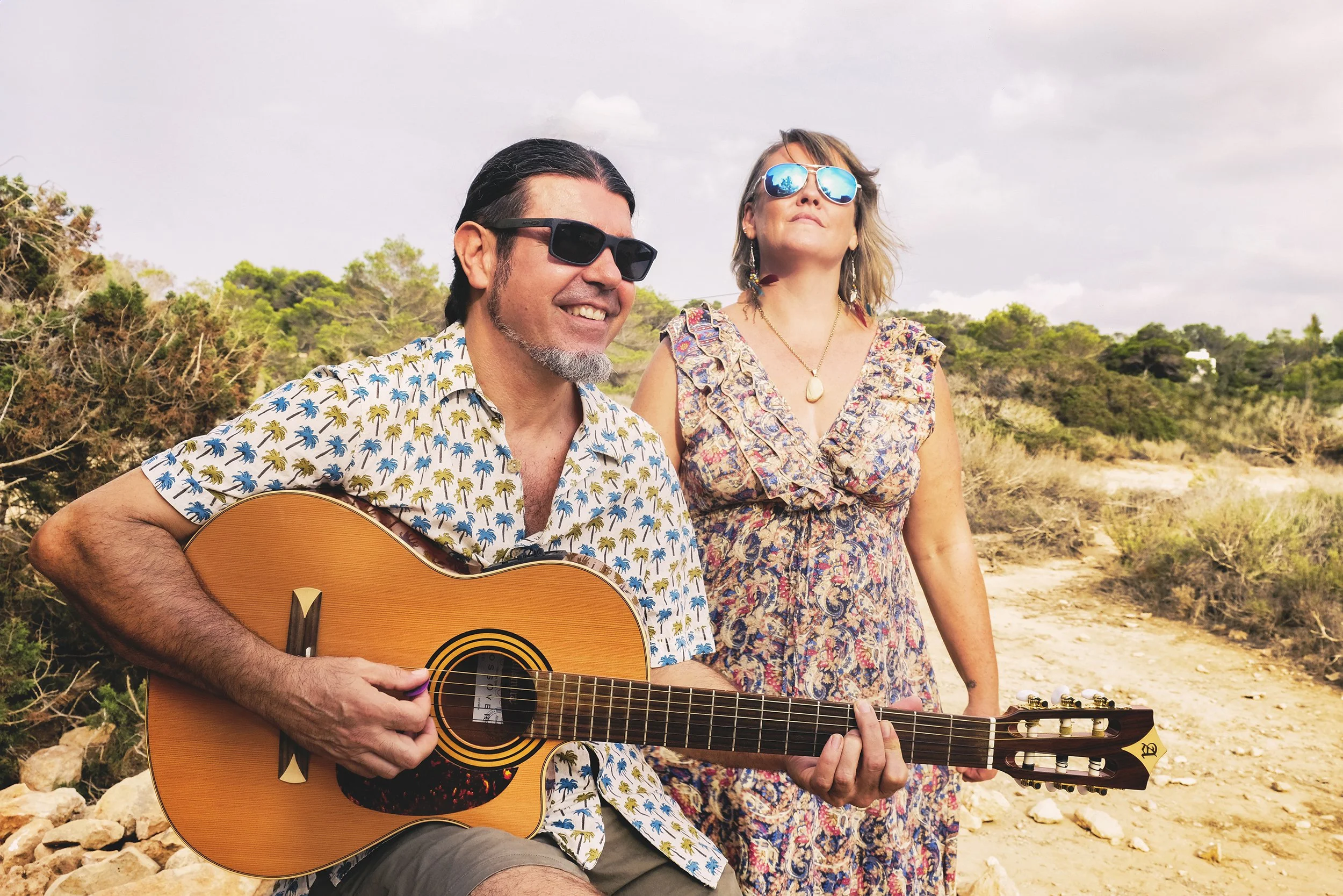 Rick & Carly at an outdoor elopement. Photo by Isabel Flores