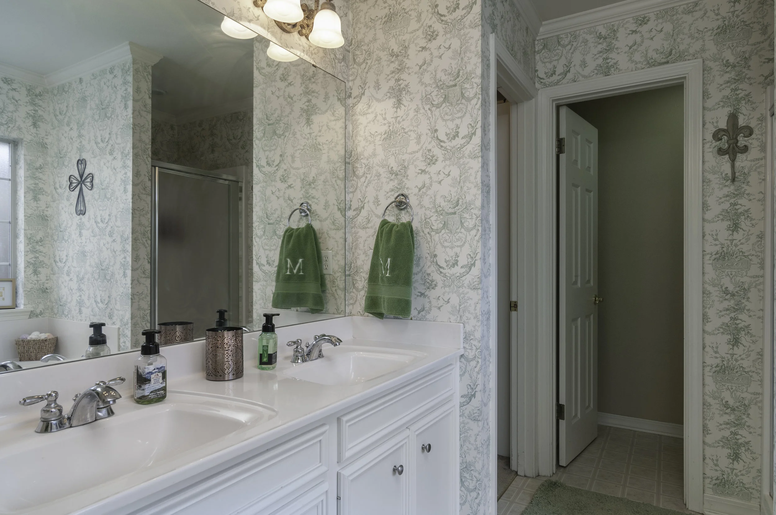 MasterBath.jpg