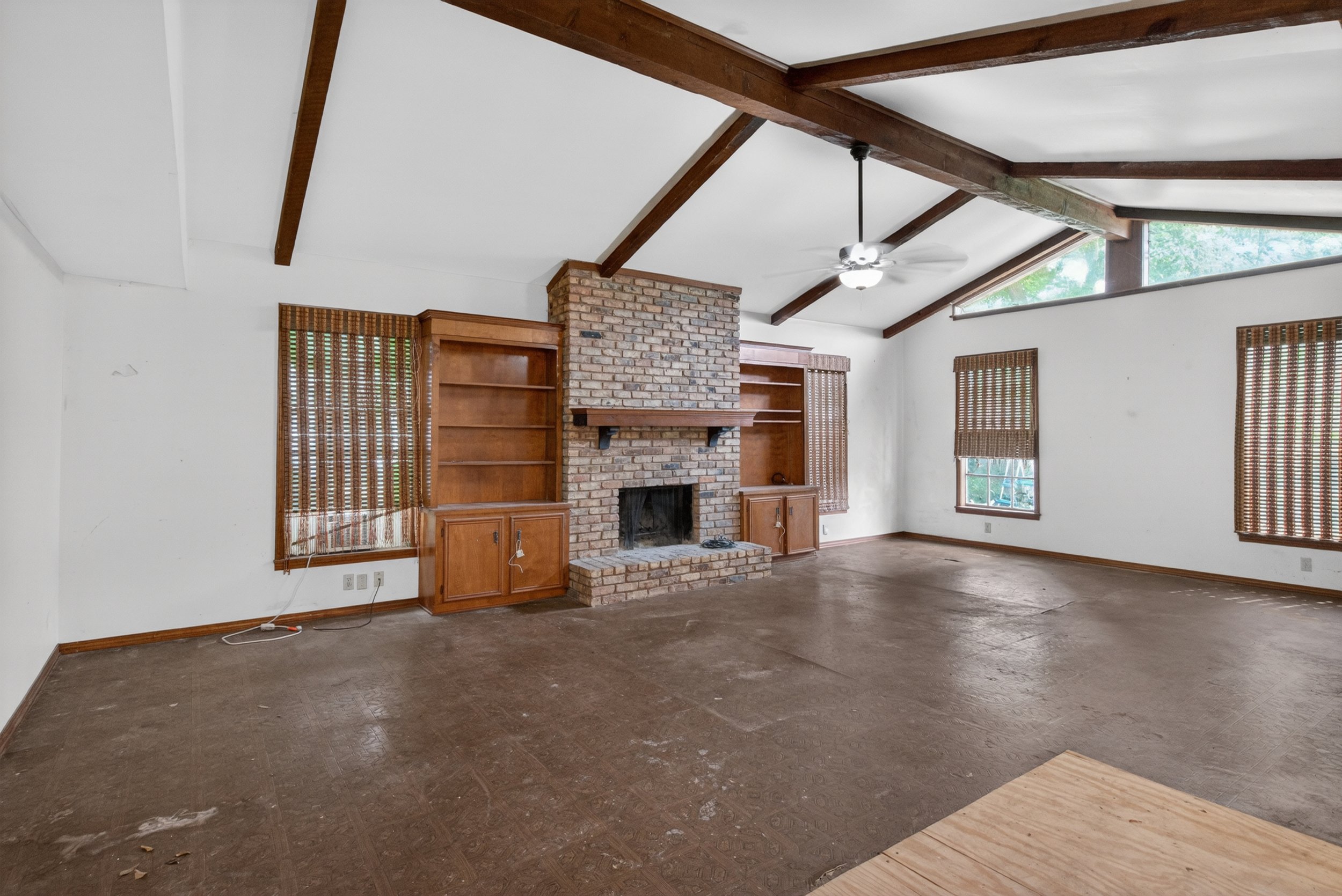 3 Beds 2.5 Baths 2261 Sq Feet $85,000