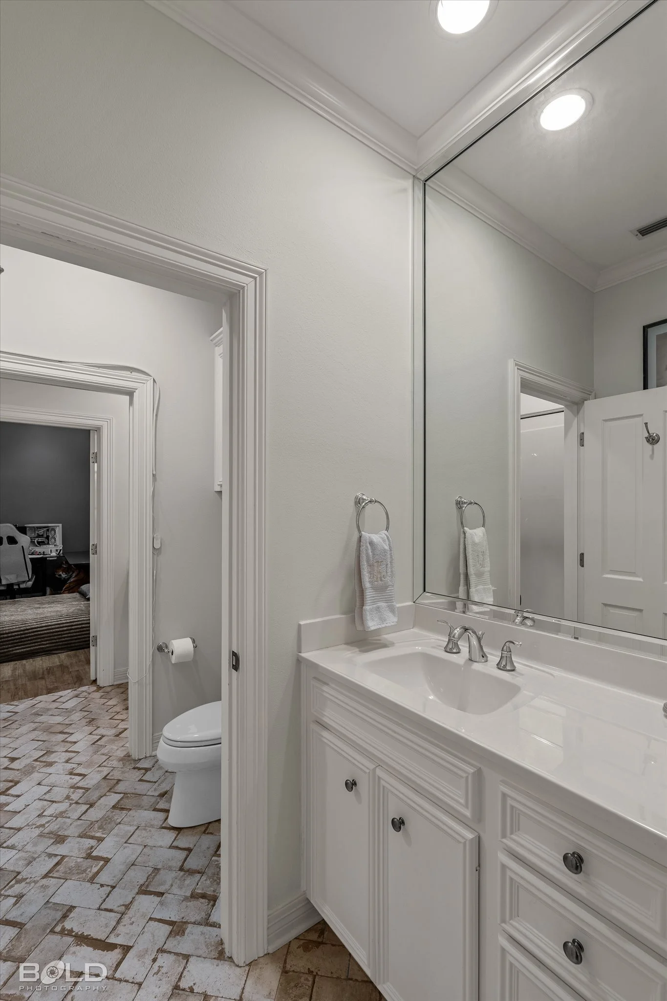 56-1034 N Pointe_56.jpg