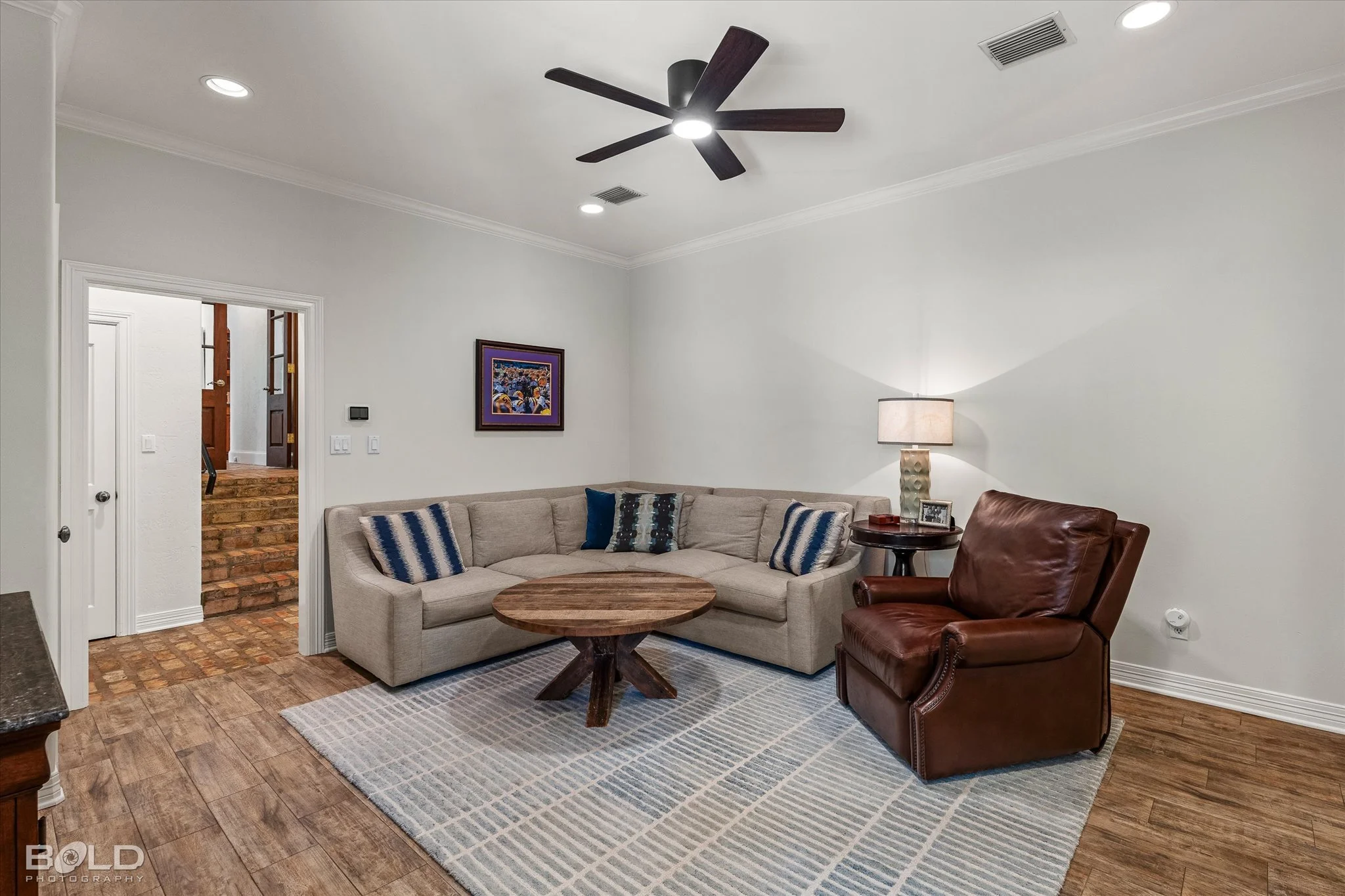 50-1034 N Pointe_50.jpg