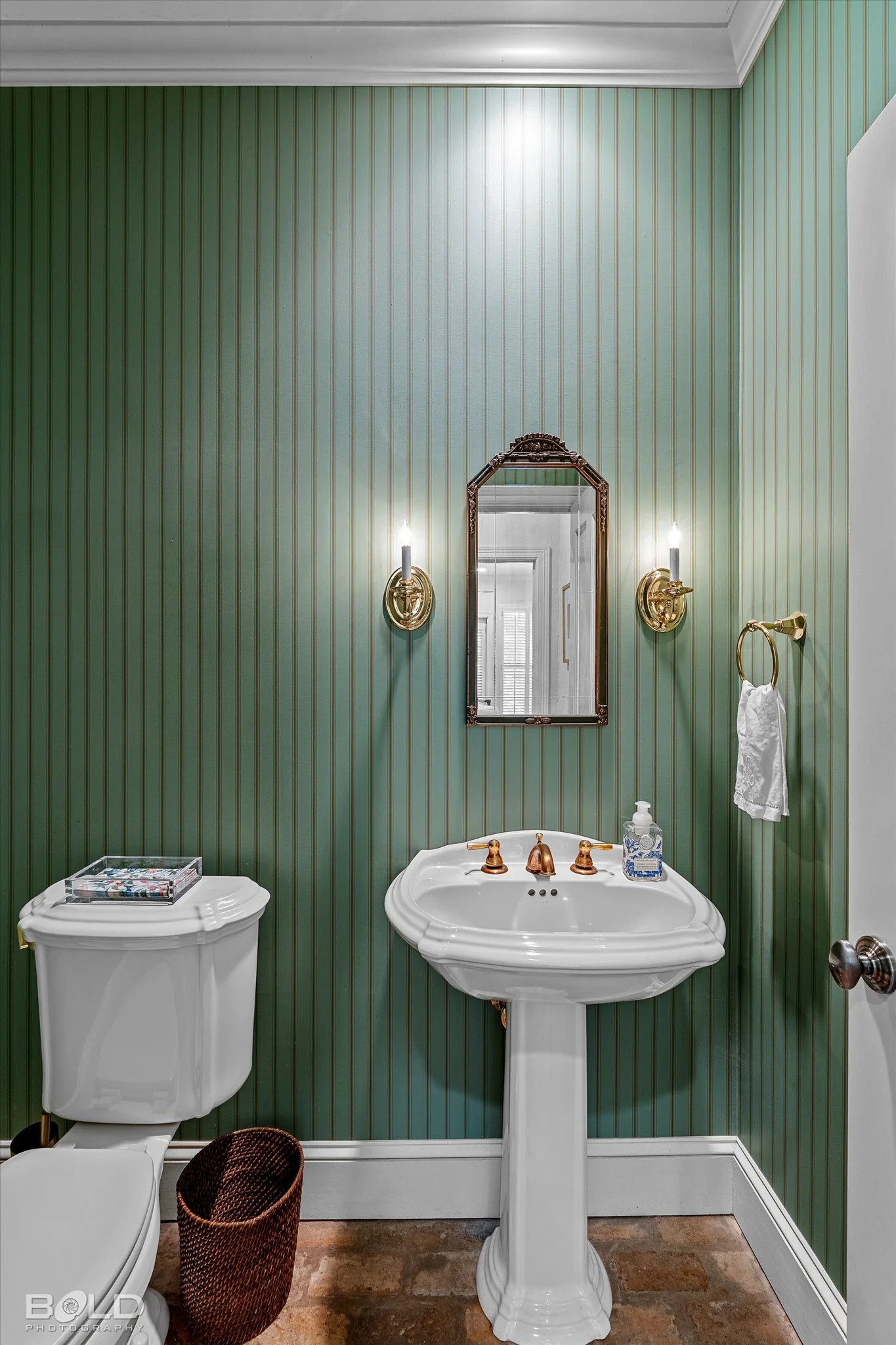 37-1034 N Pointe_37.jpg