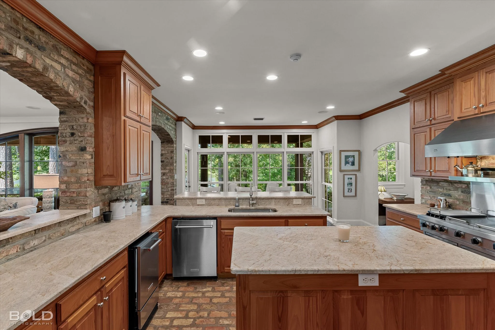 33-1034 N Pointe_33.jpg