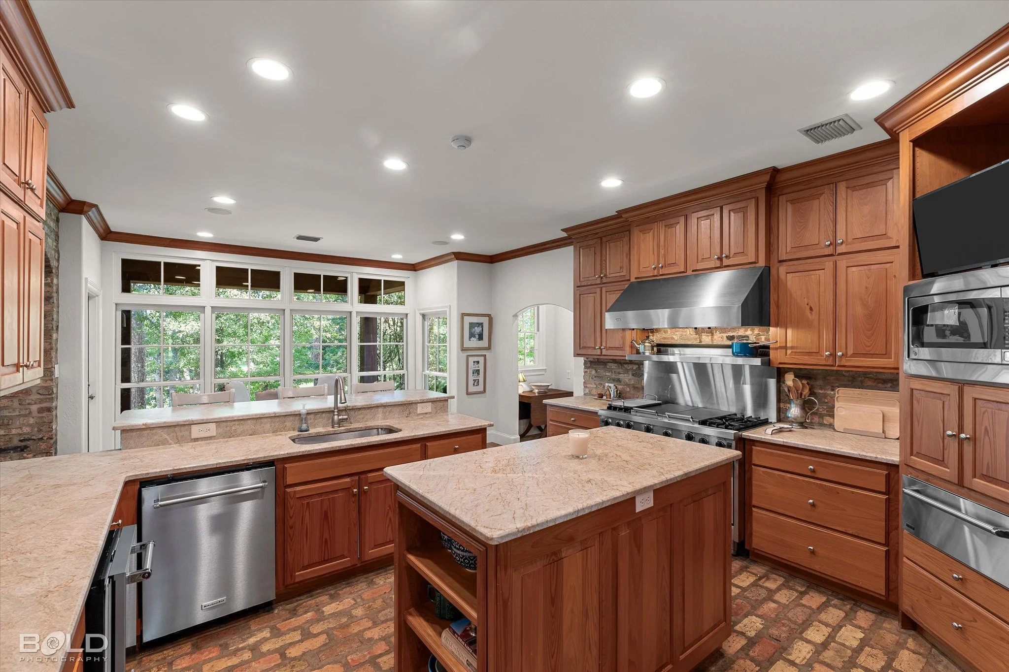 32-1034 N Pointe_32.jpg