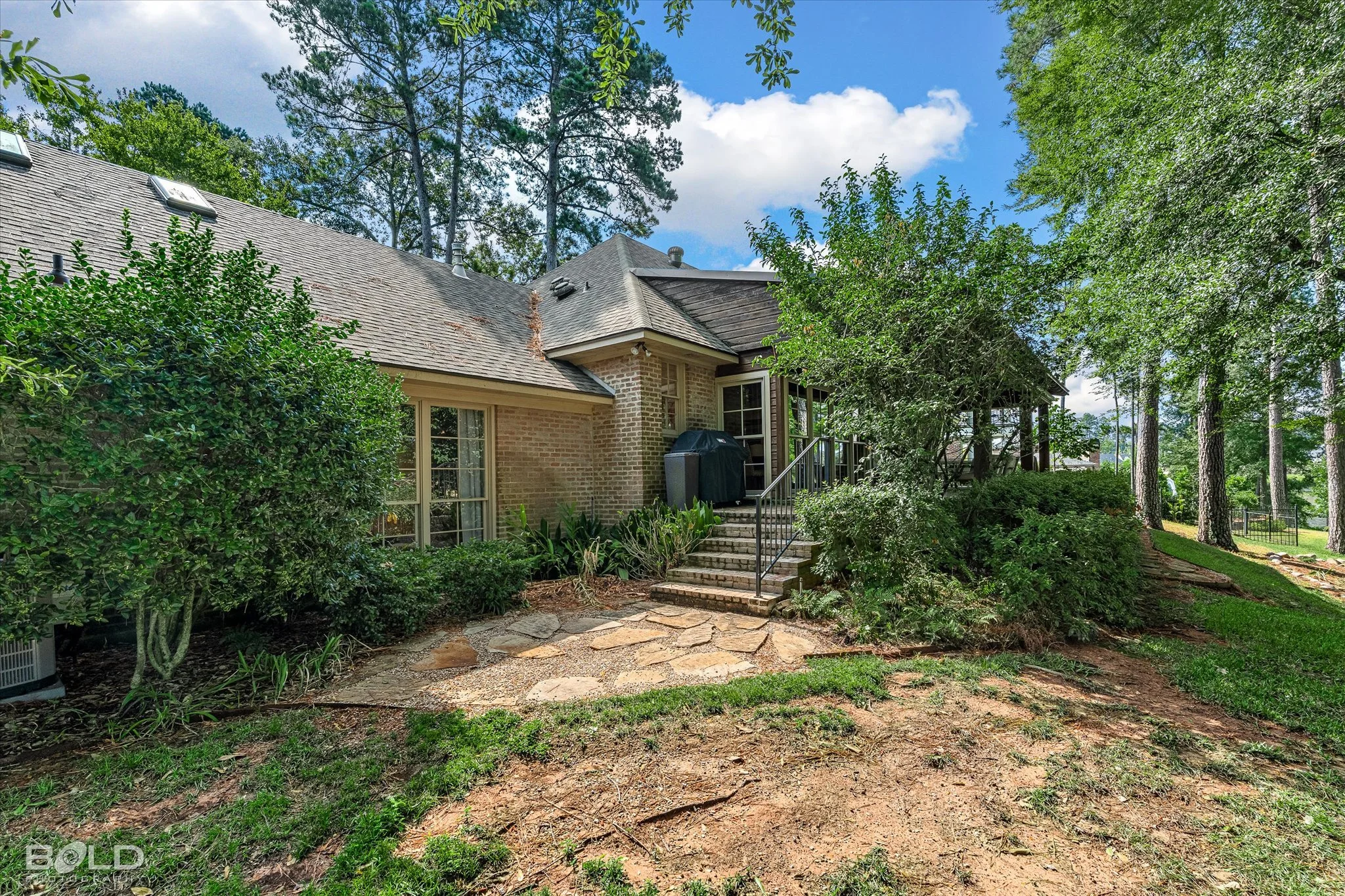 12-1034 N Pointe_12.jpg