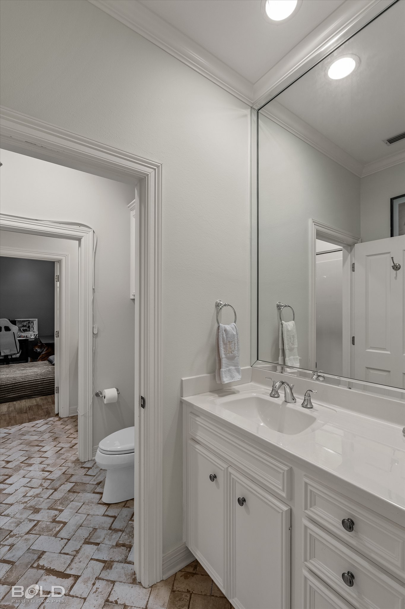 56-1034 N Pointe_56.jpg