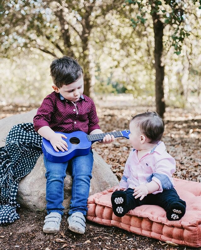 Parker is so In love with Baby Atlas. And this picture just gives me chills it&rsquo;s so damn cute. Great job as usual @hayleymackenziephotos