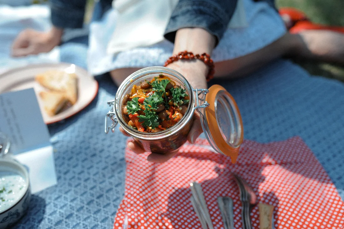 Picnic 9090-1100.jpg