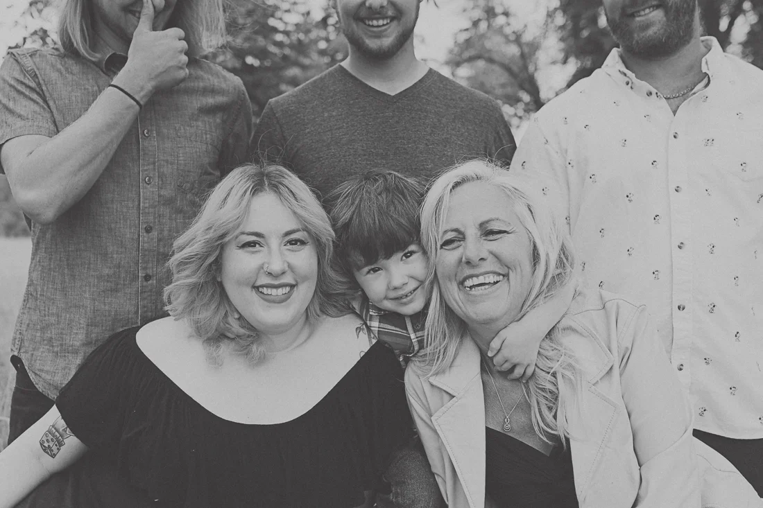 Vicki&Fam 3231gv-1100.jpg