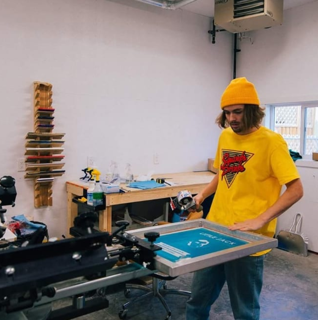 Squints Behind the press.png