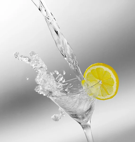 ChicagoFoodPhotographerMartiniSplash.jpg