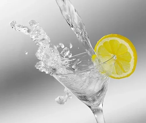 ChicagoFoodPhotographerMartiniSplash.jpg.webp