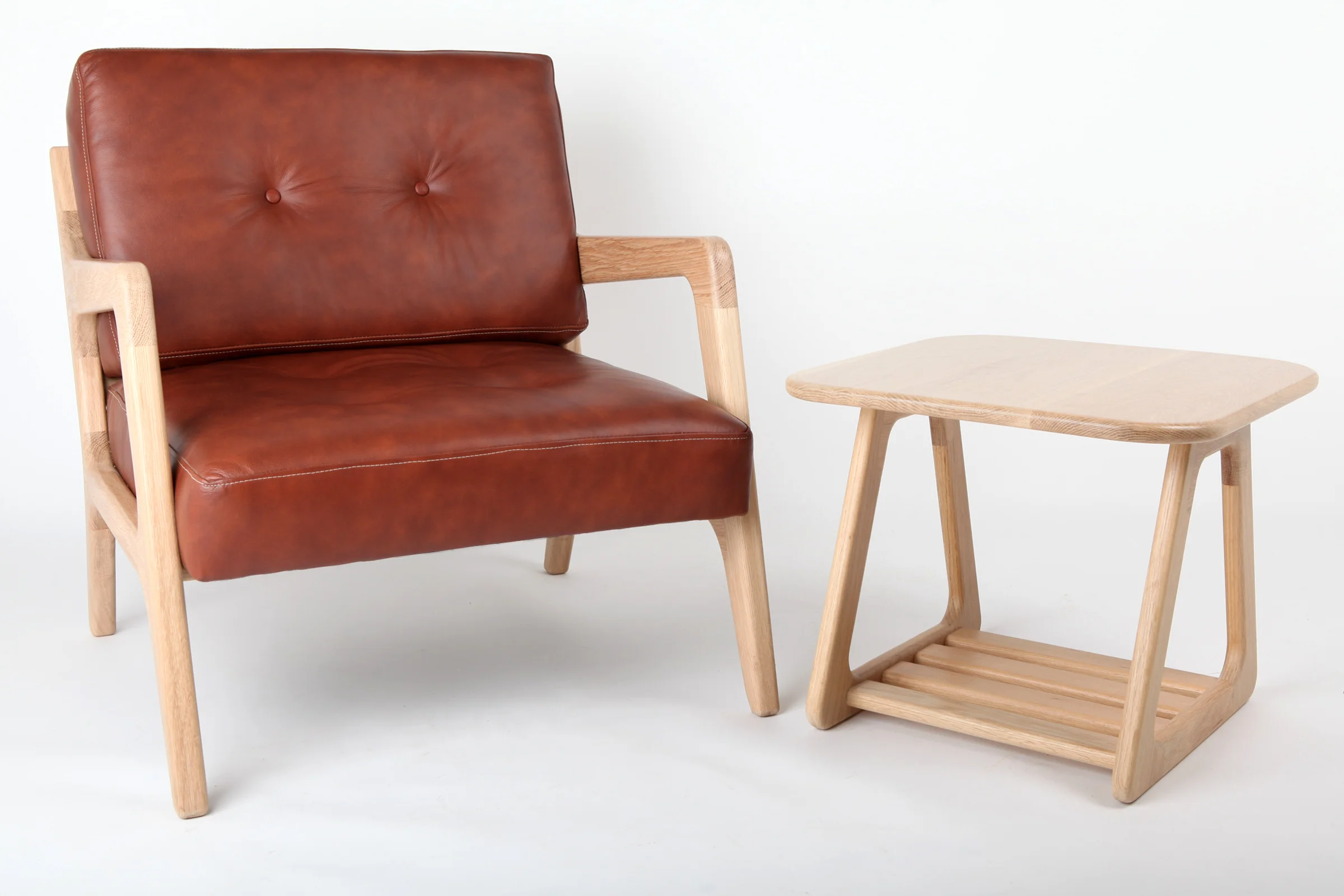 lounge chair and table.JPG