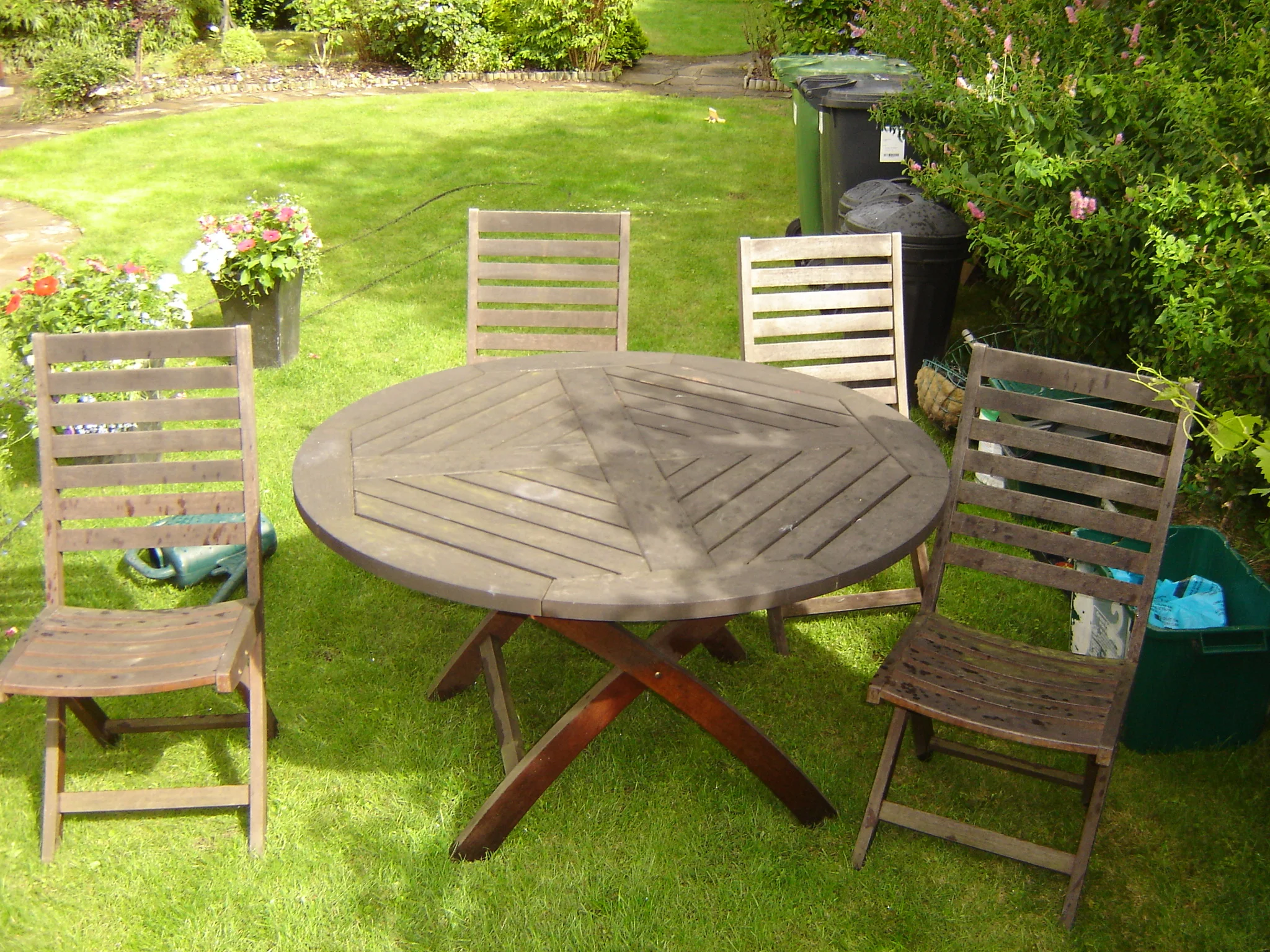 table and chairs 2 before.jpg