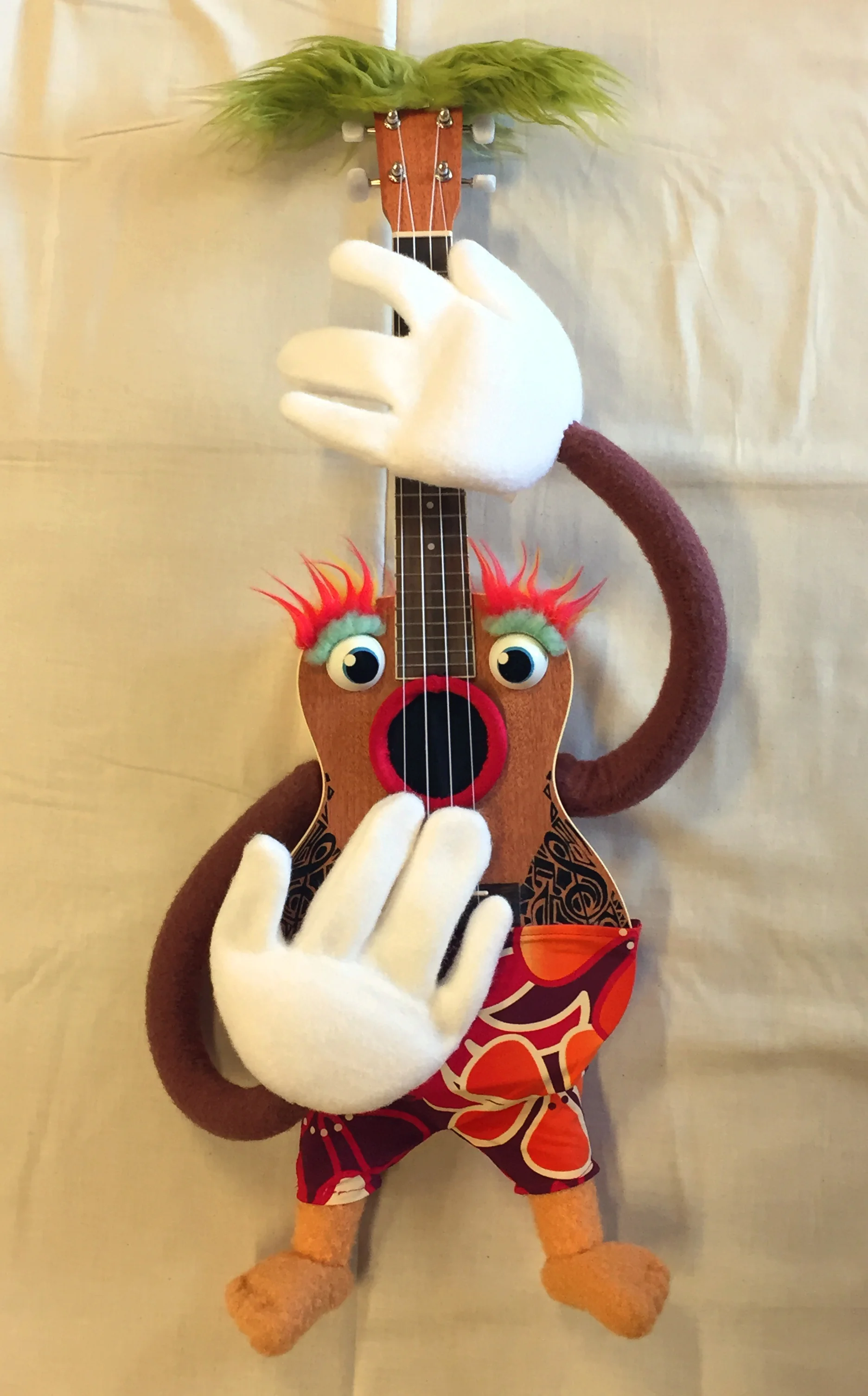 UkueLarry.jpg