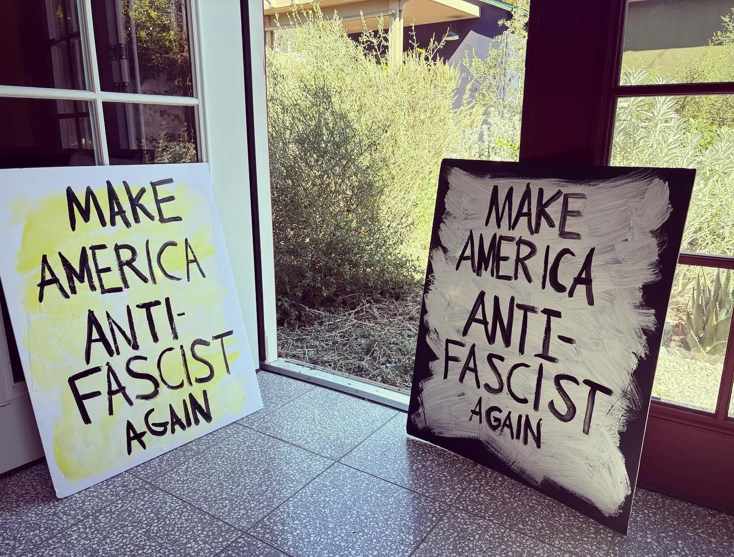 Burbank represented today, in a major way. 🌈 #nokings #burbank