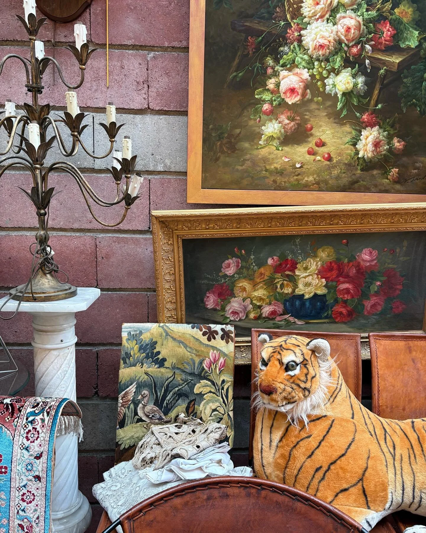 ✨Happy New Year! Highlights from Paris and London. Happy to be back home in LA. ✨